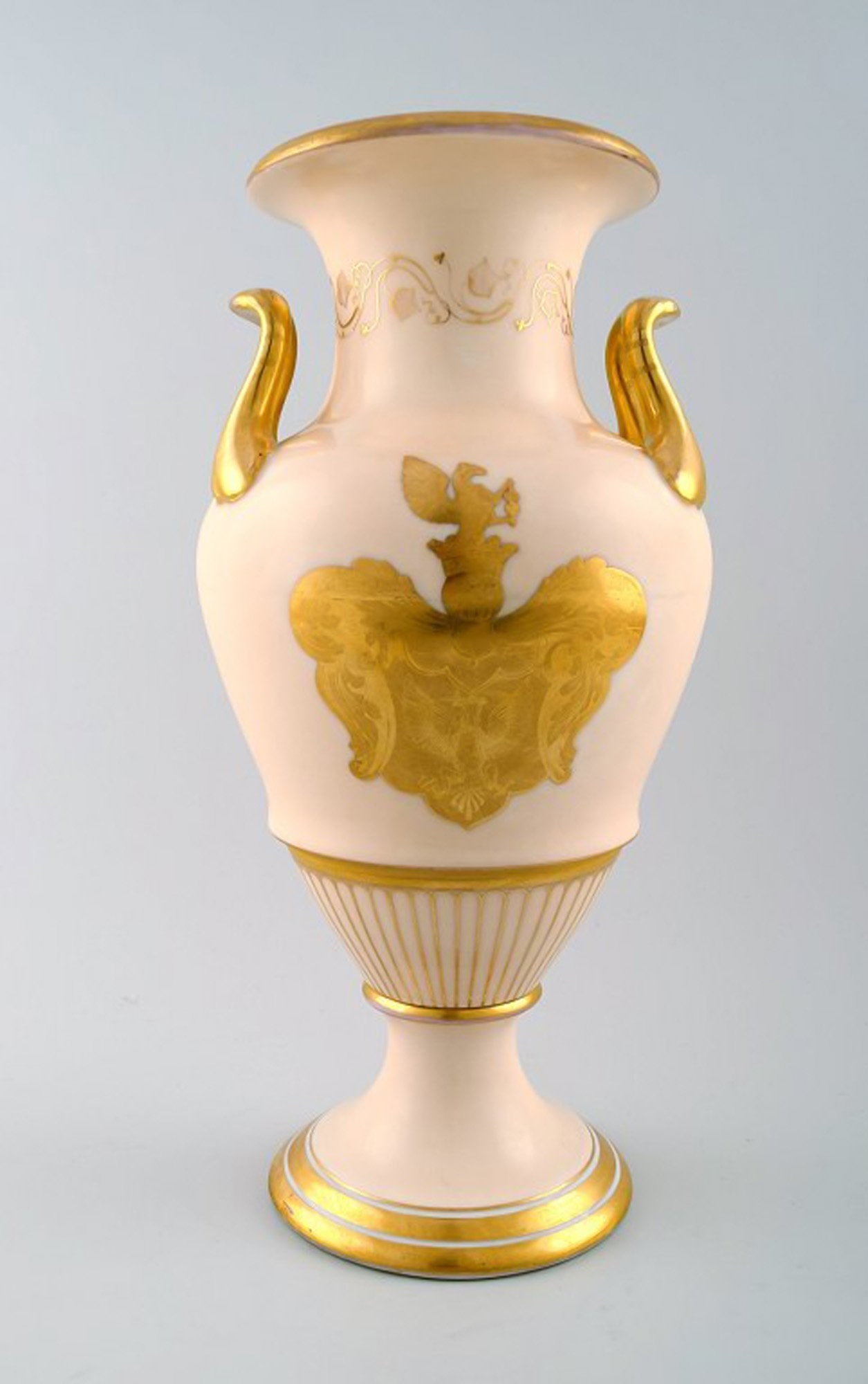 Large B&G, Bing & Grondahl vase in pink with handles in gold.: Brand: Bing & Grøndahl Large B&G, Bing & Grondahl vase in pink with handles in gold. Reserve: $329.00 Shipping: Domestic: Shipping rates are determined by destination International: Foreign