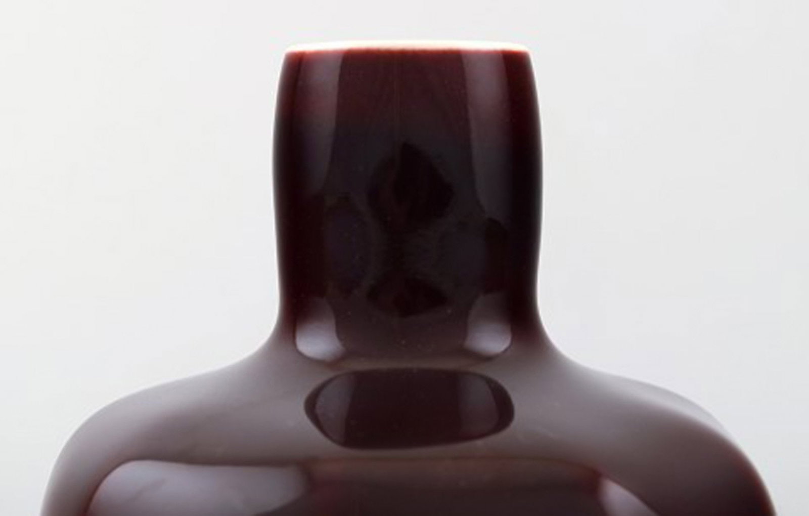 Rare Lisbeth Munch Petersen porcelain vase, Bing & Grondahl. Narrow neck. Denmark mid 20 c. - 3