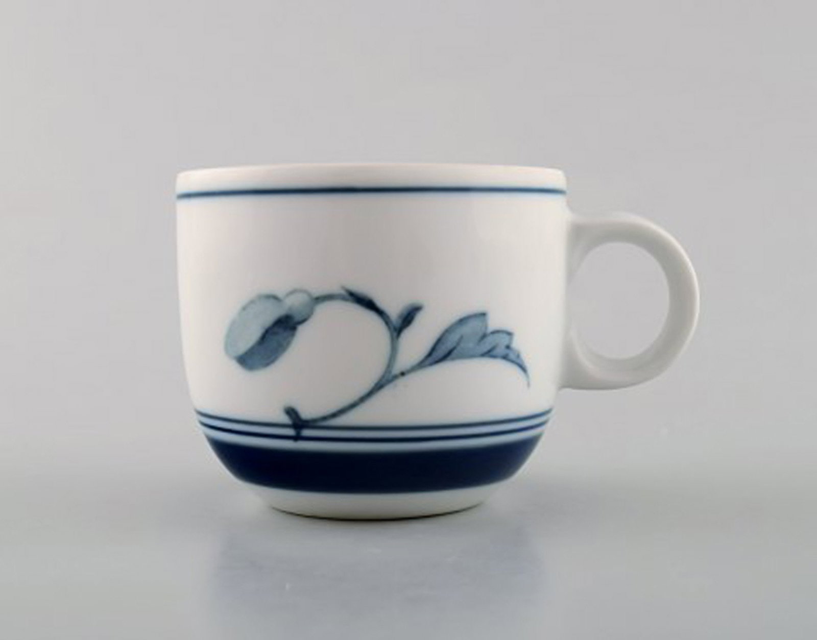 B&G, Bing & Grondahl. Corinth mocha cup in hand painted porcelain with saucer. Set of 4. Model - 5