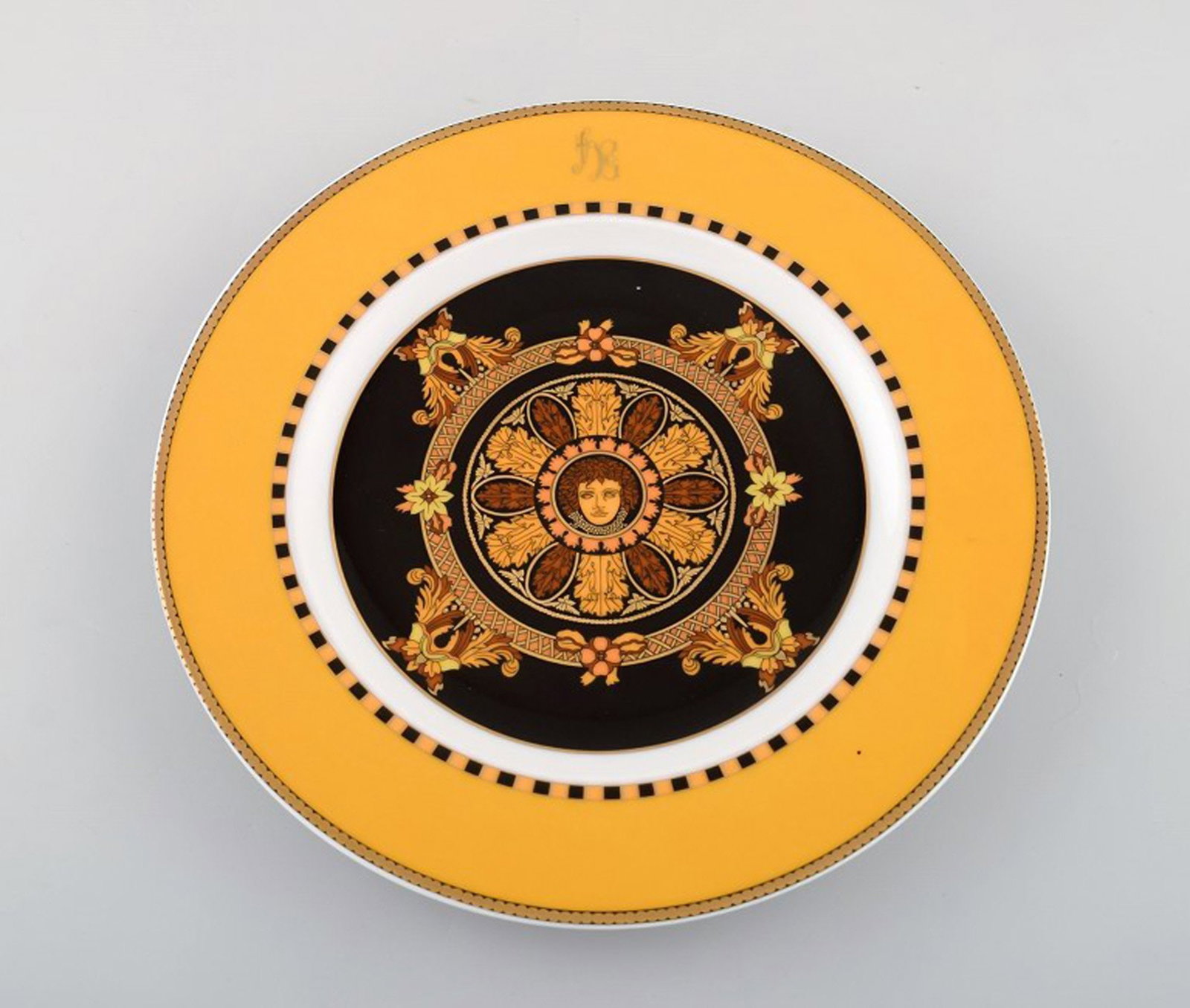 Gianni Versace for Rosenthal. Barocco porcelain plate with gold decoration. 20th century.: Brand: Rosenthal Gianni Versace for Rosenthal. Barocco porcelain plate with gold decoration. 20th century. Reserve: $119.00 Shipping: Domestic: Shipping rates are determined by destination Internation