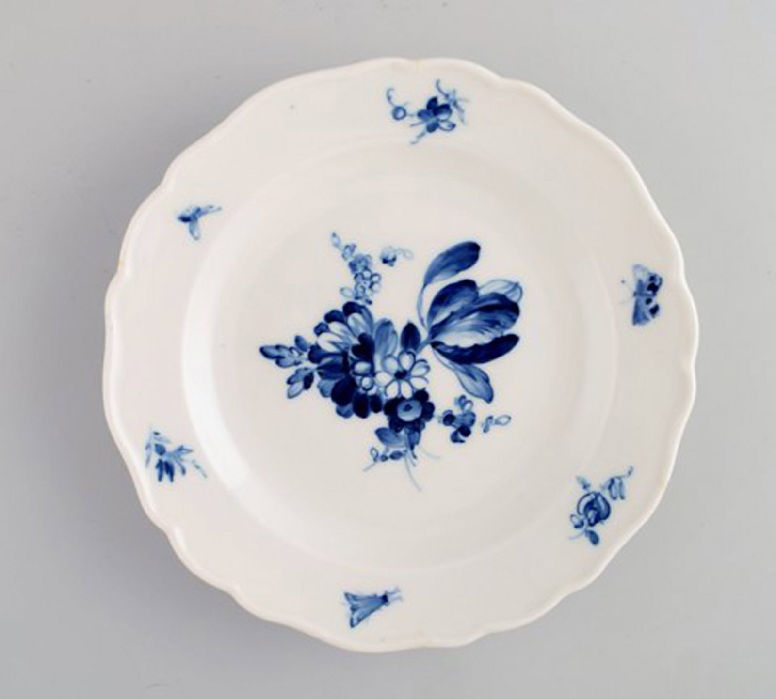 Meissen blue onion. 3 plates. Ca. 1920. - 2
