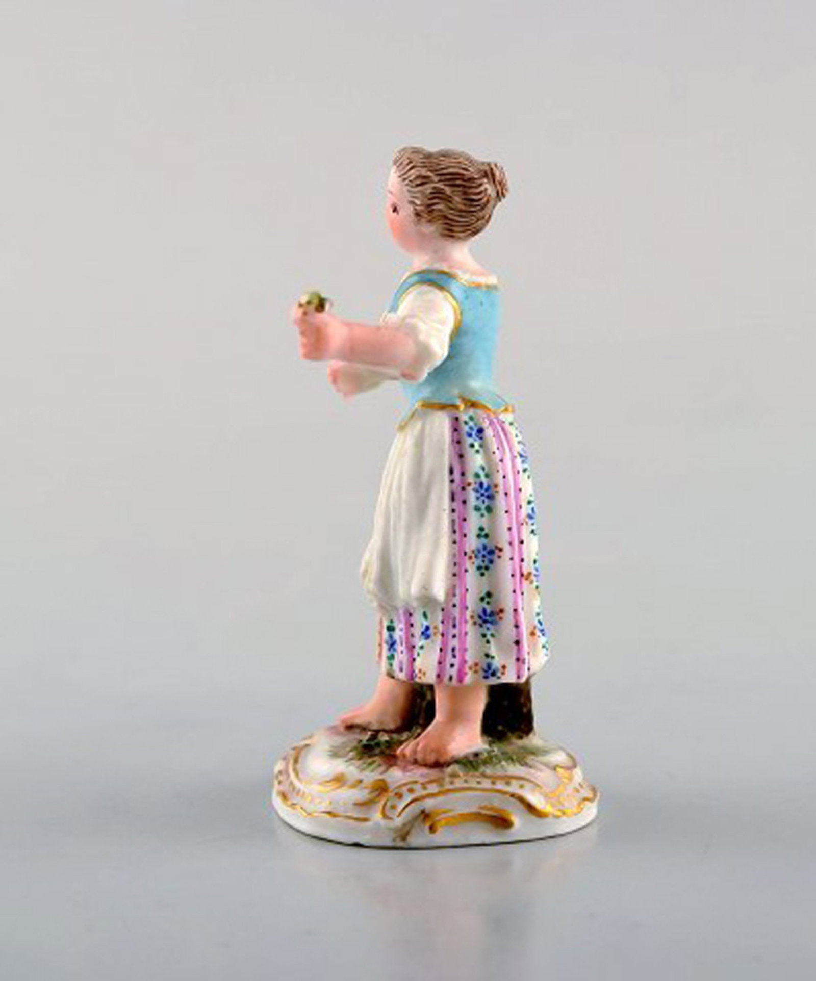 Rare antique Meissen miniature figure after Johann Joachim Kändler in hand-painted porcelain. - 2