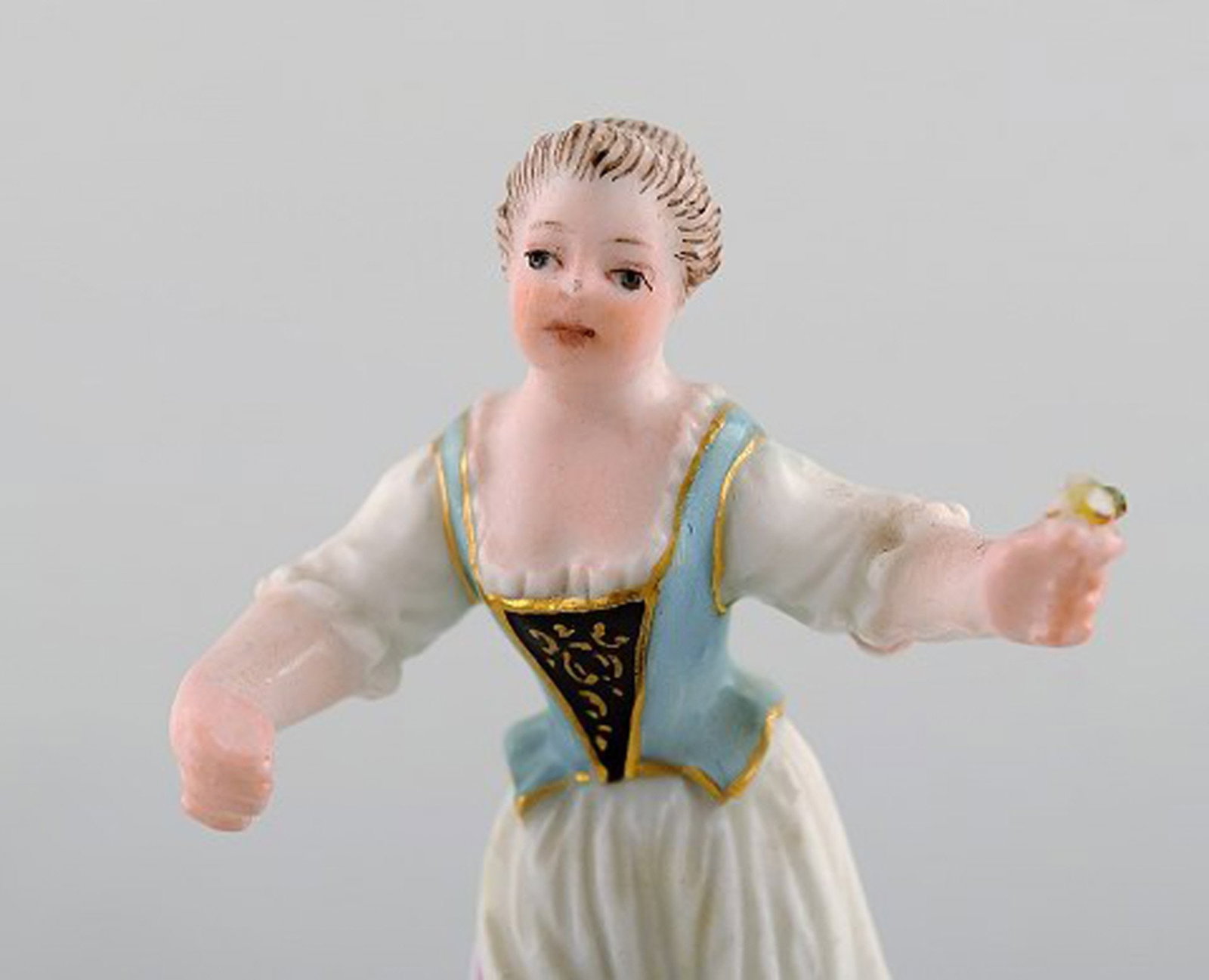 Rare antique Meissen miniature figure after Johann Joachim Kändler in hand-painted porcelain. - 5
