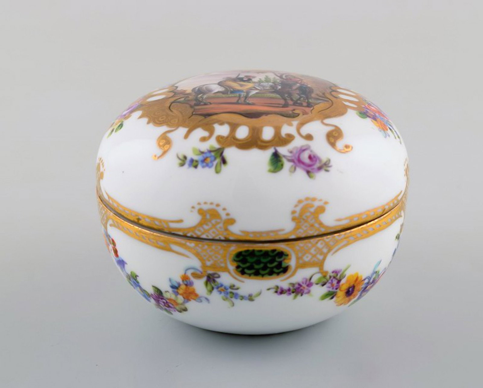 Antique Meissen lidded jar in hand-painted porcelain with romantic scene and gold decoration. 19th: Brand: Meissen Antique Meissen lidded jar in hand-painted porcelain with romantic scene and gold decoration. 19th century. Reserve: $819.00 Shipping: Domestic: Shipping rates are determined by destina