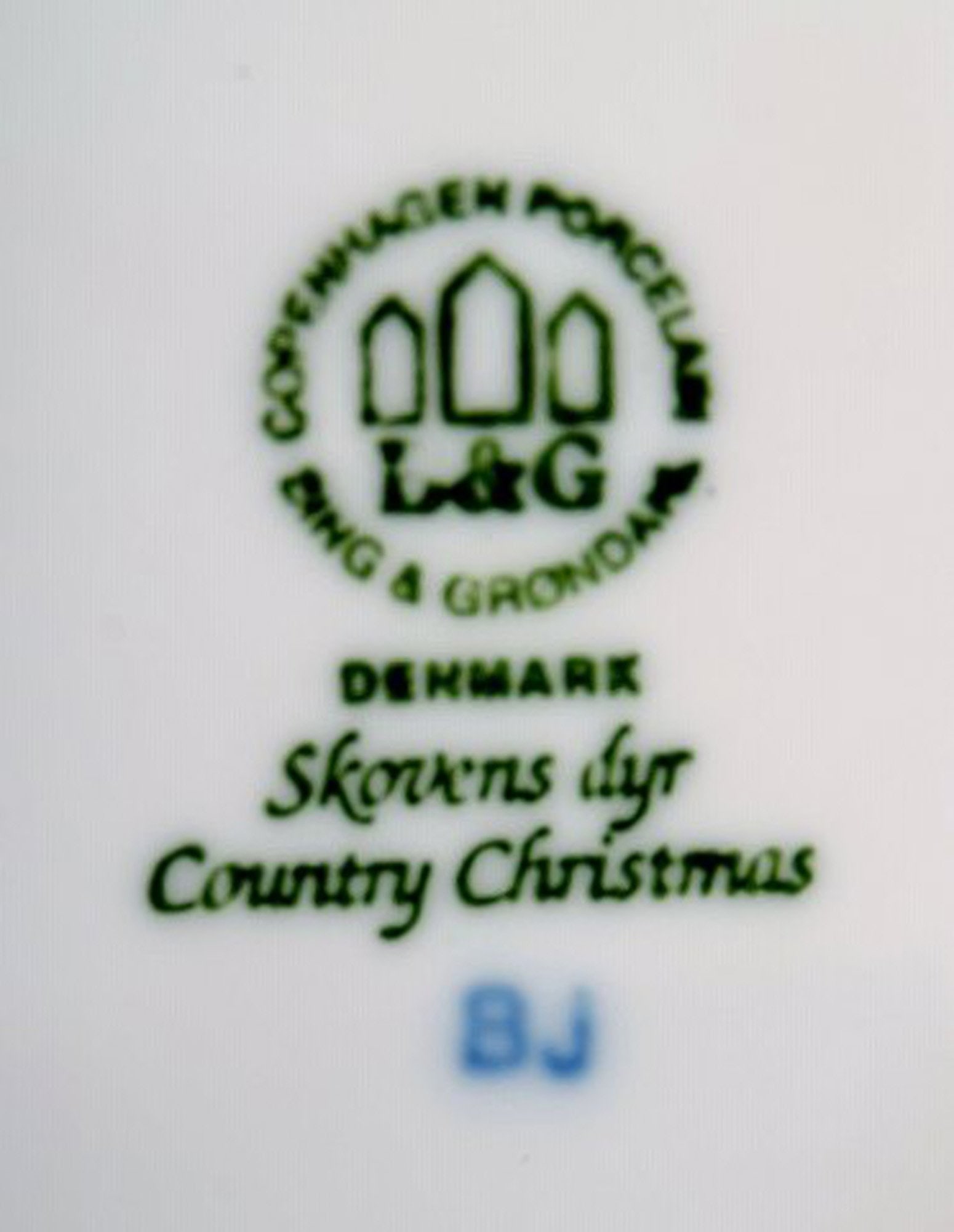 Bing & Grondahl Christmas Plate 1997. "The animals of the forest." Designed by Jørgen Nielsen. - 2