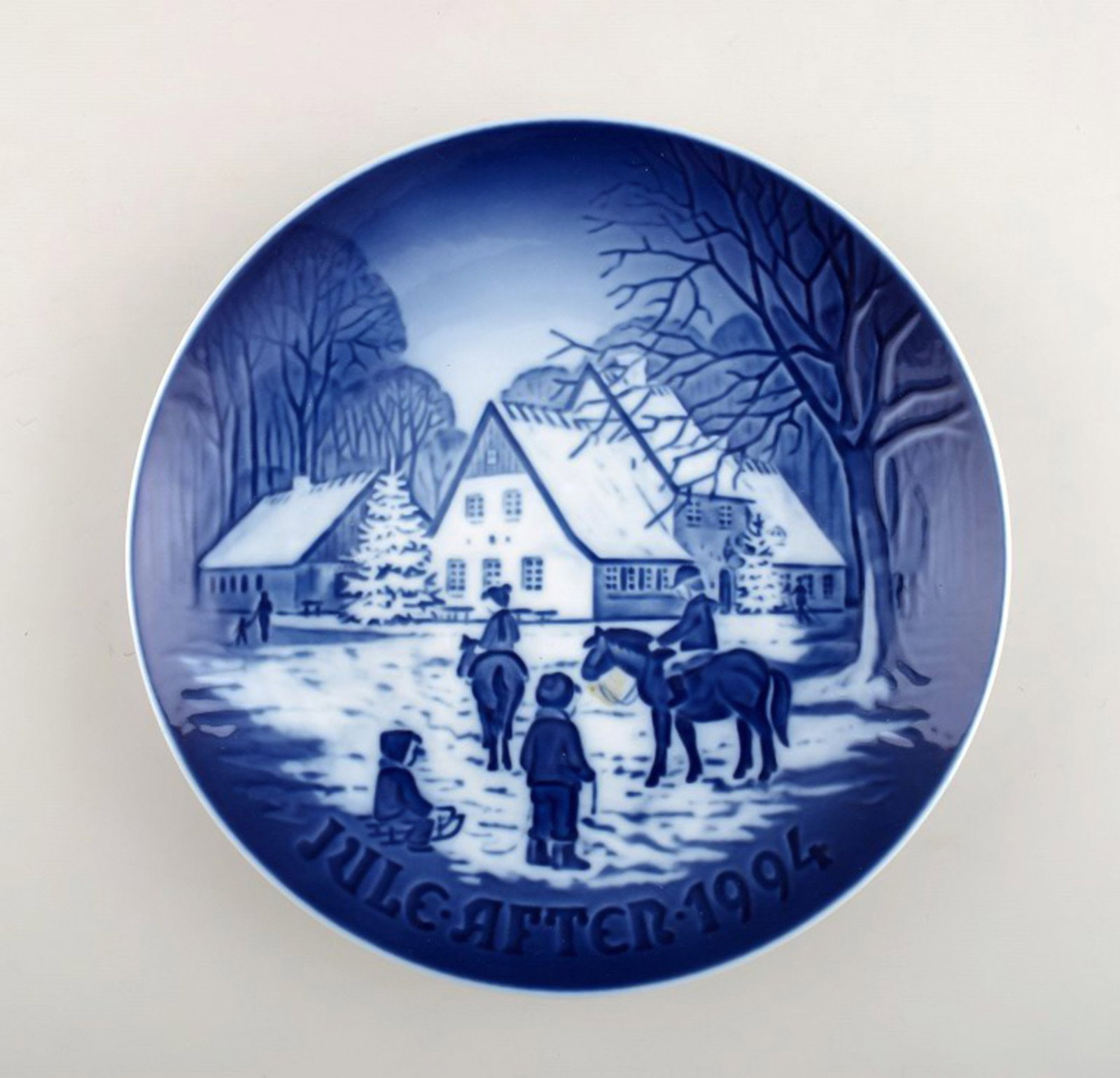 Bing & Grondahl Christmas Plate 1994. "Winter day in the Royal deergarden." Designed by Jørgen: Brand: Bing & Grøndahl Bing & Grondahl Christmas Plate 1994. "Winter day in the Royal deergarden." Designed by Jørgen Nielsen. Reserve: $25.00 Shipping: Domestic: Shipping rates are