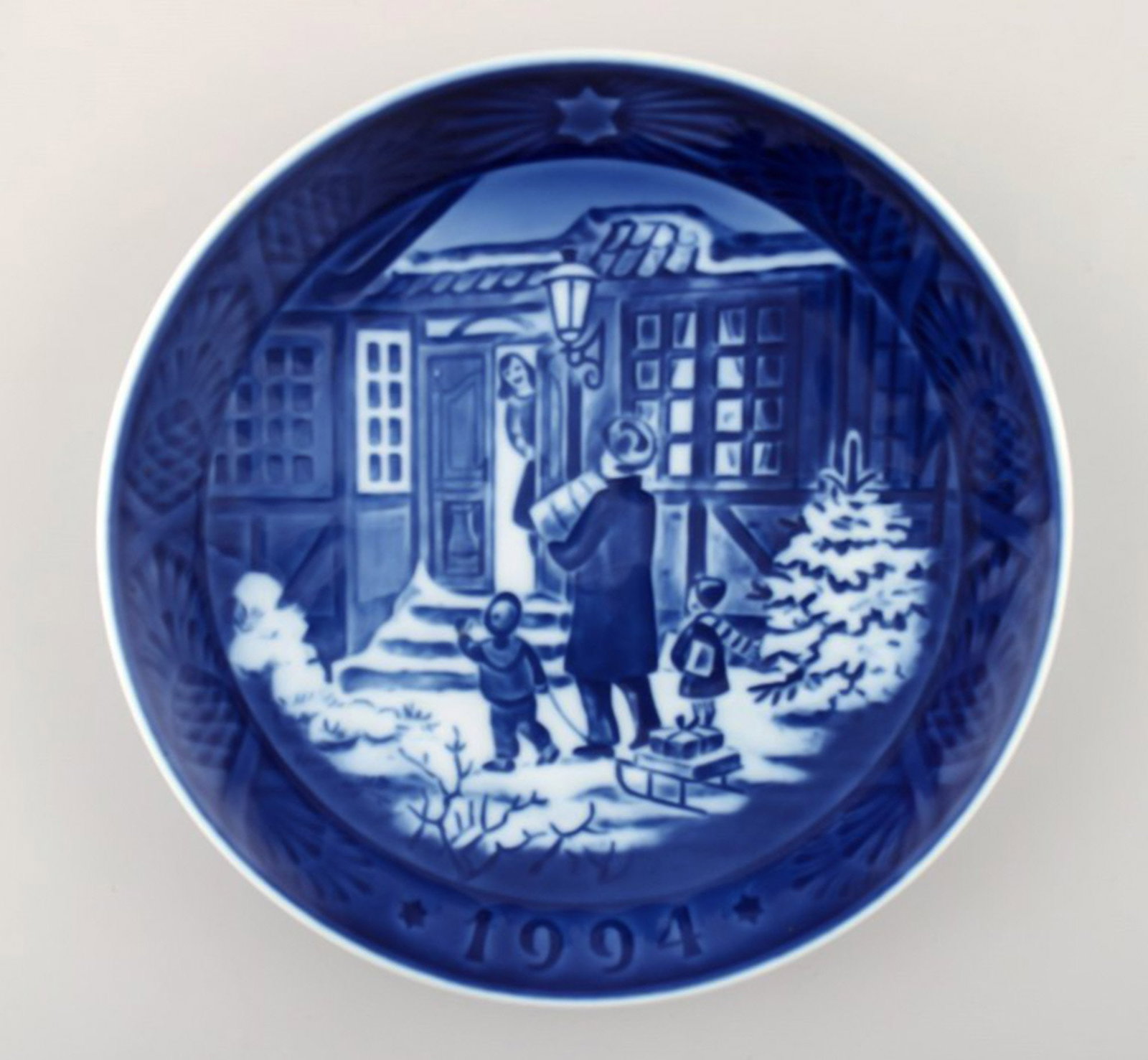 Royal Copenhagen, Christmas plate from 1994.: Brand: Royal Copenhagen Royal Copenhagen, Christmas plate from 1994. Reserve: $32.00 Shipping: Domestic: Shipping rates are determined by destination International: Foreign shipping rates are determin