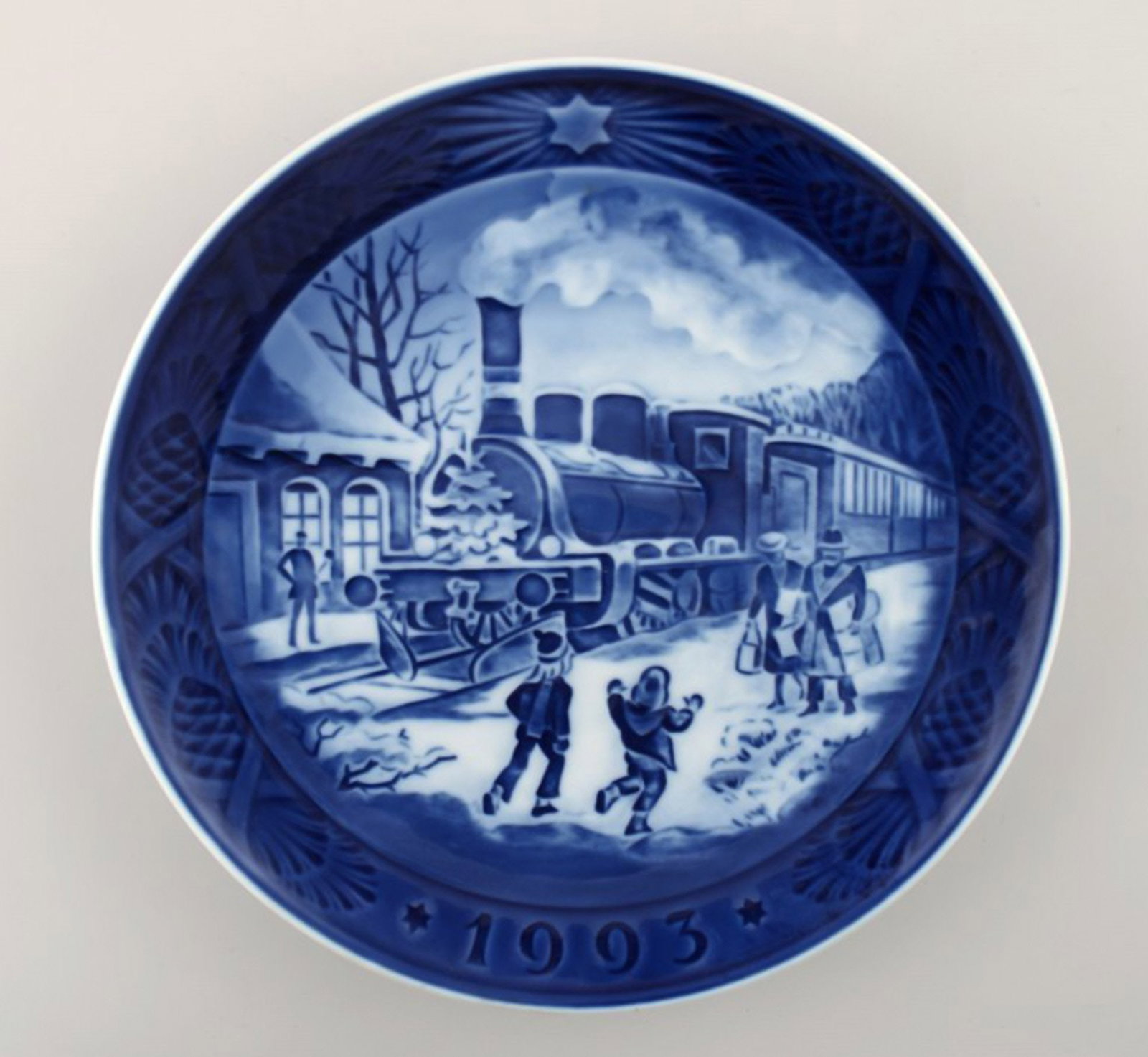 Royal Copenhagen, Christmas plate from 1993.: Brand: Royal Copenhagen Royal Copenhagen, Christmas plate from 1993. Reserve: $67.00 Shipping: Domestic: Shipping rates are determined by destination International: Foreign shipping rates are