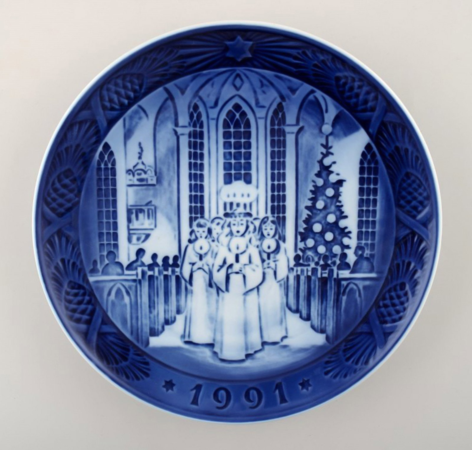 Royal Copenhagen, Christmas plate from 1991.: Brand: Royal Copenhagen Royal Copenhagen, Christmas plate from 1991. Reserve: $32.00 Shipping: Domestic: Shipping rates are determined by destination International: Foreign shipping rates are determin