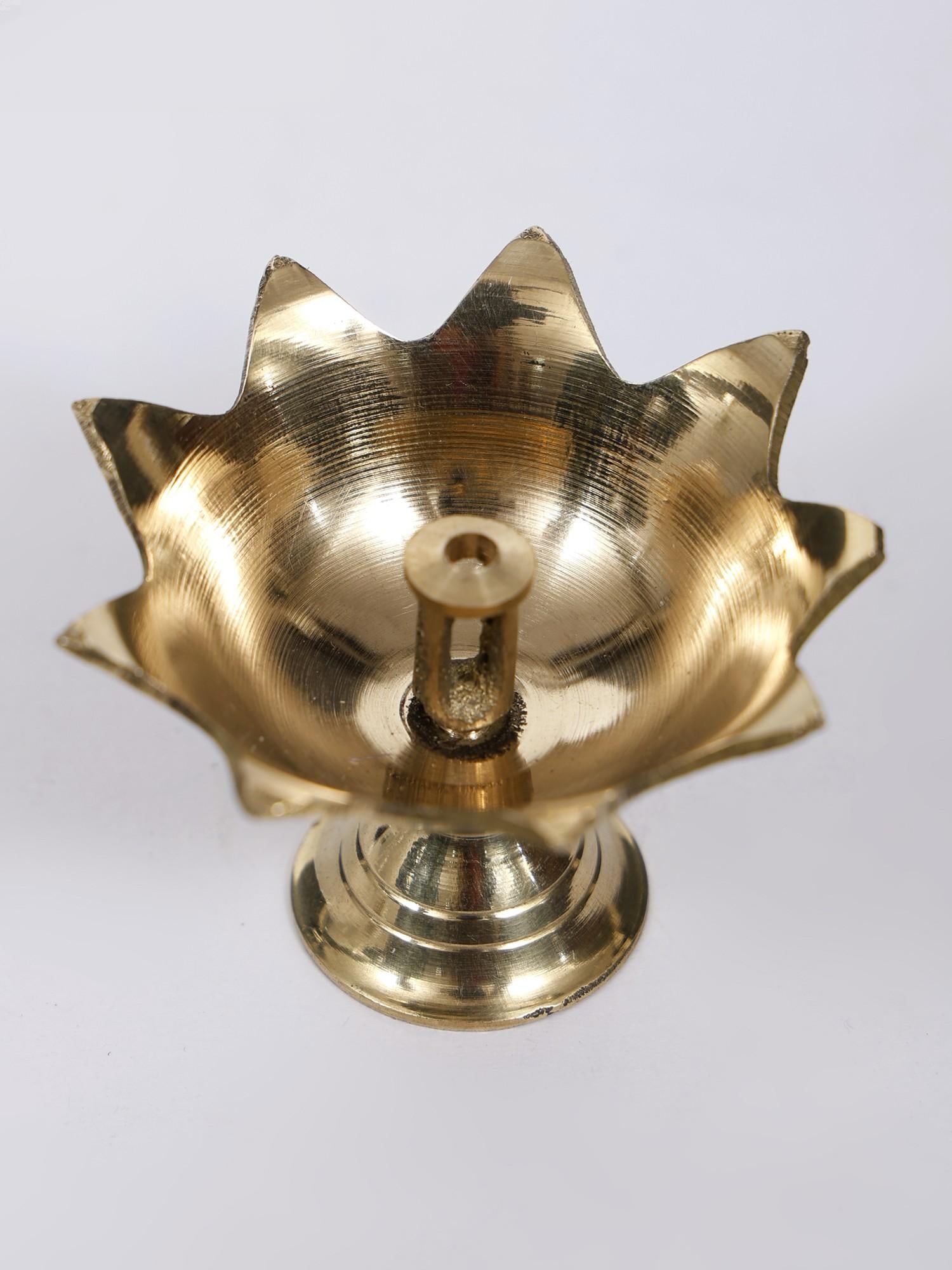 2" Small Brass Lamp (Diya): Title: 2" Small Brass Lamp (Diya) Description: Additional Information: Lamps and Diyas Statues Reserve: $13.00 Shipping: Domestic: Flat-rate of $1.00 to anywhere within the contiguous U.S.