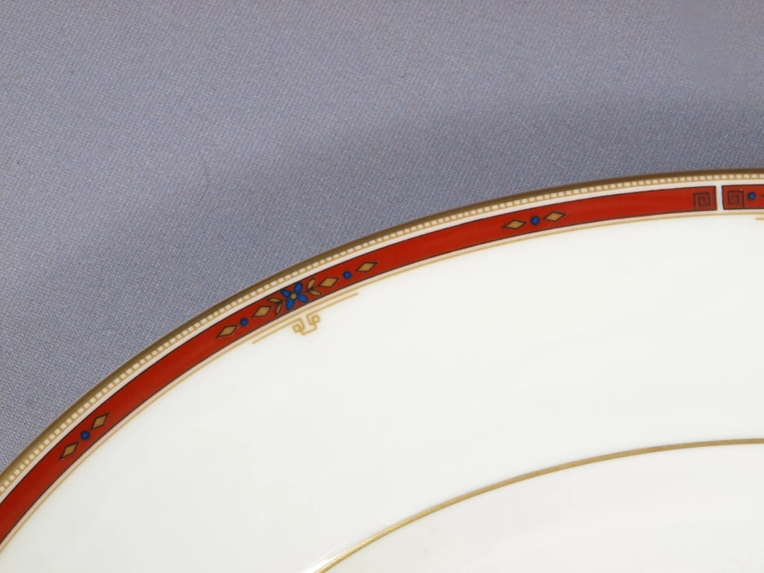 Wedgwood COLORADO Vintage Meat Serving Platter England PERFECT: This is an exceptional large Oval Platter made by Wedgwood in the stylish Colorado pattern. It features a gold rim and red band. Absolutely stunning The platter is properly marked. The platter is 15 1