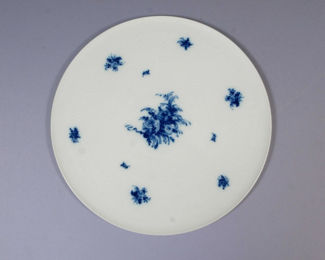 Vintage ROSENTHAL Bjorn RHAPSODY Romance Cake Chop Plate Platter Blue Germany: This is one stunning Cake/Chop Plate/Platter from the famous ROSENTHAL Bjorn Romance collection in the beautiful RHAPSODY pattern, made in Germany. Pattern features blue bouquets on snow white china