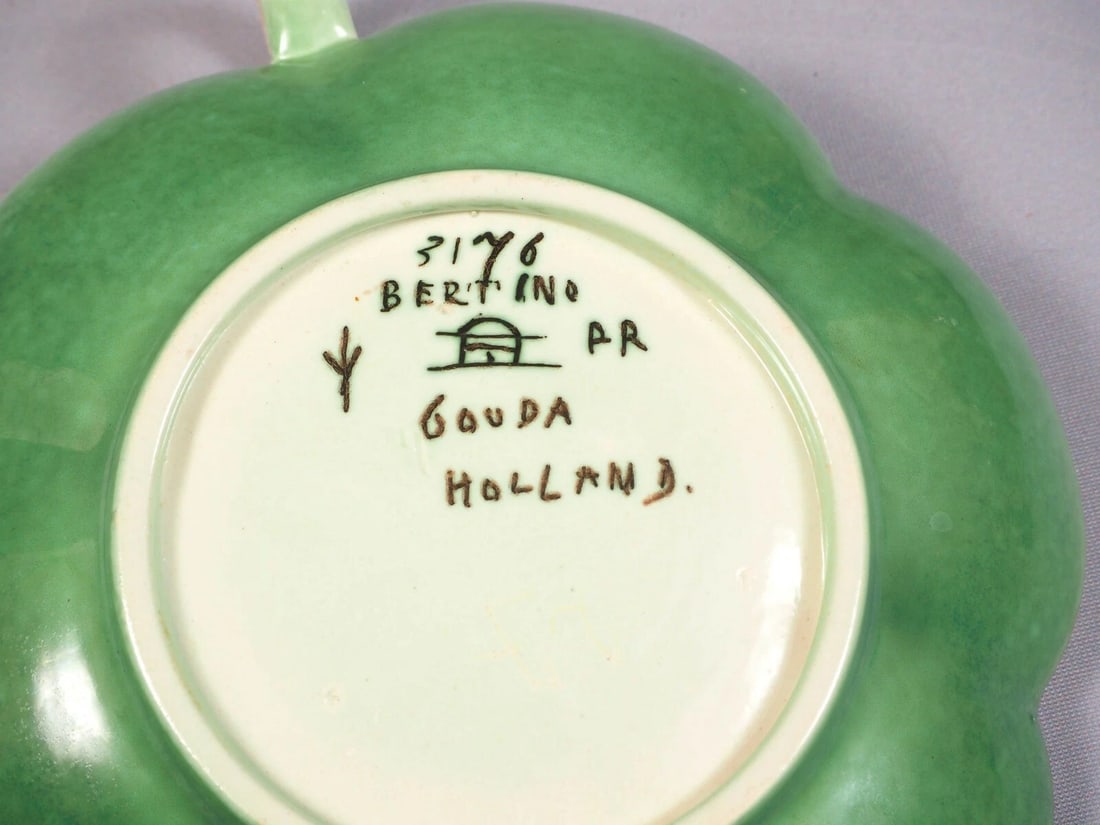 Royal Zuid-Holland Gouda Handled Scalloped Candy Dish Nappy Bertino Antique 1918 - 6