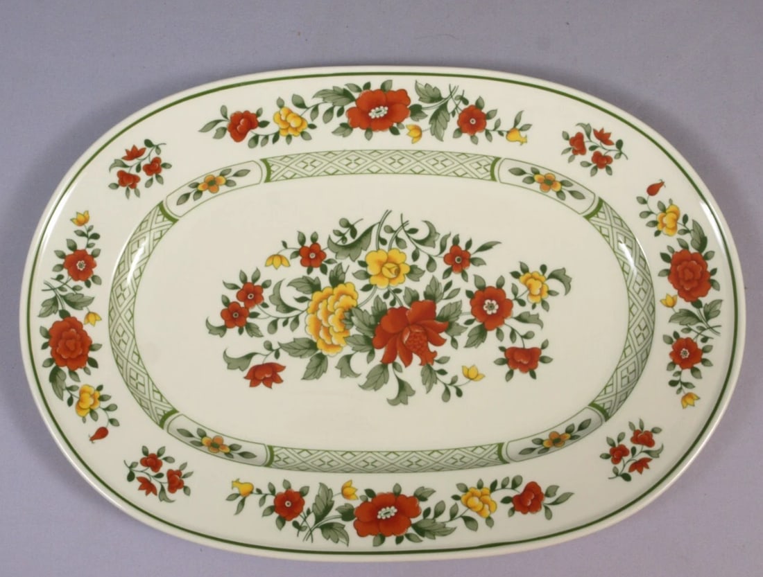 Villeroy & Boch Summer Day Meat Turkey Serving Platter Germany Vintage 16": This is a lovely Large Serving Platter made by Villeroy & Boch in Germany, in the lovely Summer Day pattern. It is properly marked with Villeroy & Boch backmark. The pattern features red and yellow fl