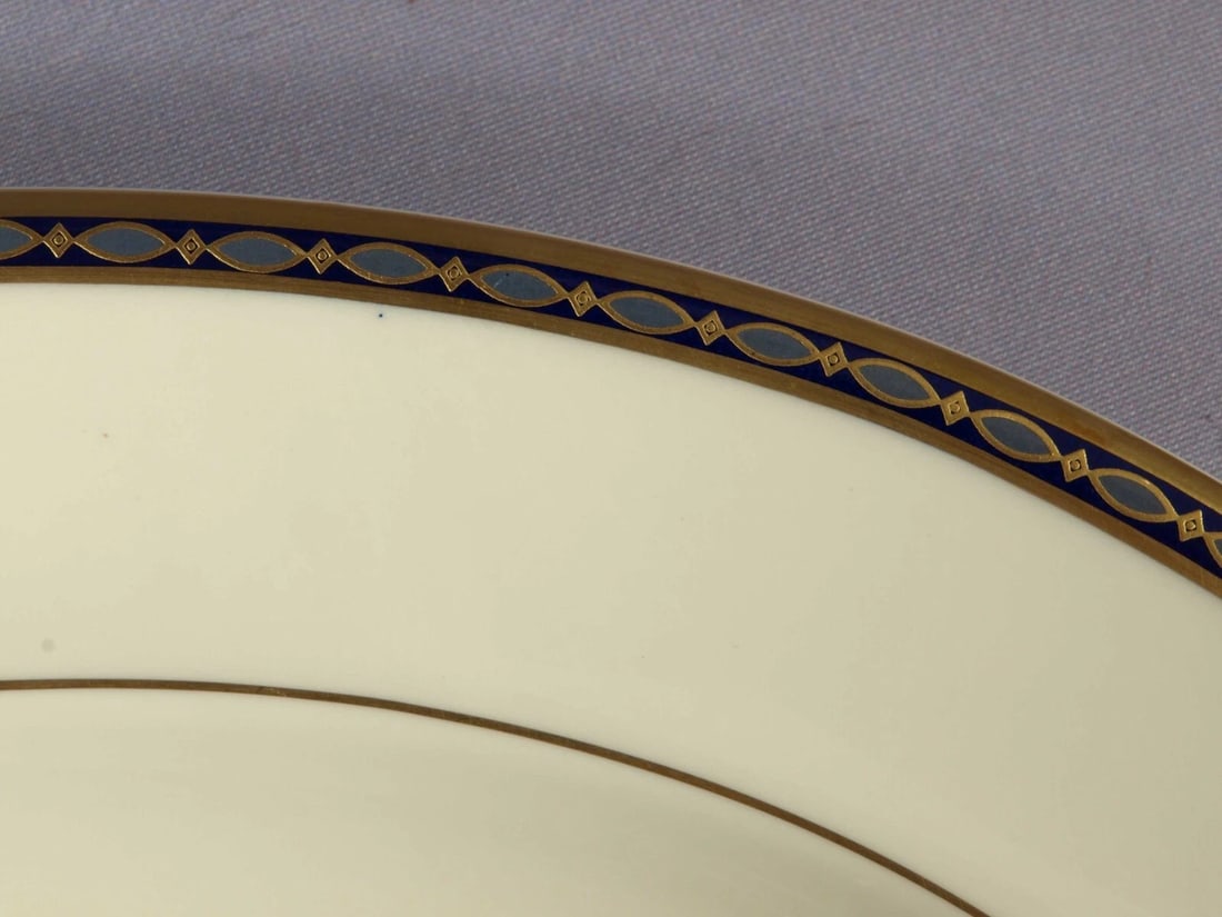 MINTON ST JAMES England Oval Meat Serving Platter Cobalt: This is a gorgeous Oval Serving Platter by Minton - Made in England. The platter is in the gorgeous St James pattern. It has gold and blue ovals on cobalt band and gold rim on cream background. It is 