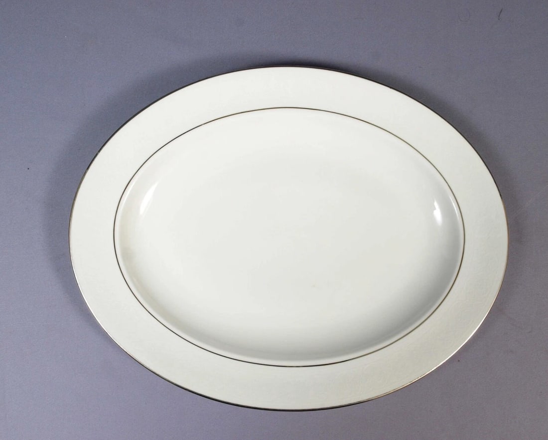 Royal Doulton Lace Point Oval Meat Serving Platter England H5000 - 2