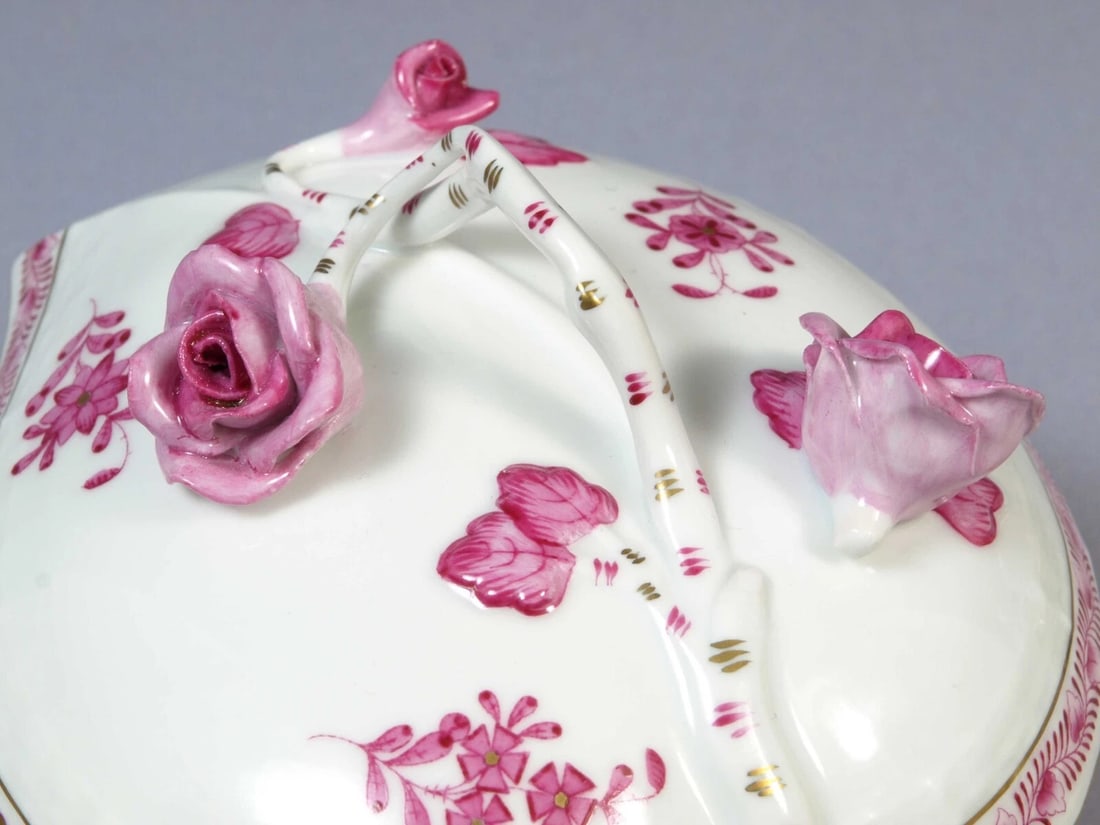 Herend Hungary Chinese Bouquet Raspberry LARGE Bon Bon Heart Shaped Box 6000/AP - 2
