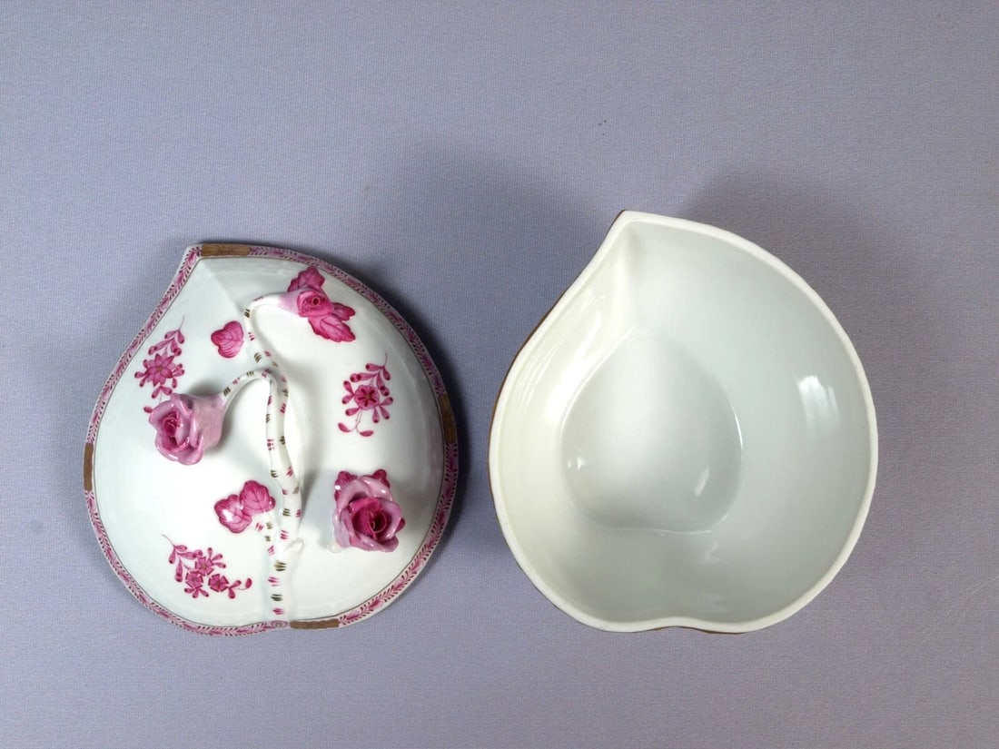 Herend Hungary Chinese Bouquet Raspberry LARGE Bon Bon Heart Shaped Box 6000/AP - 3
