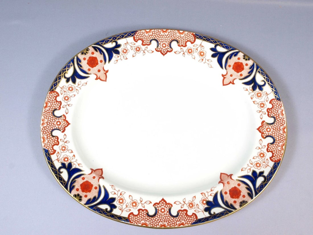 ROYAL CROWN DERBY KINGS IMARI 2151 Antique Oval Platter 1902 England: A Beautiful Antique Royal Crown Derby Imari Oval Platter in Imari pattern. It is decorated in the Rich Imari 1240 Pattern. This is an Oriental, Imari-Inspired pattern, ornately decorated in the distin