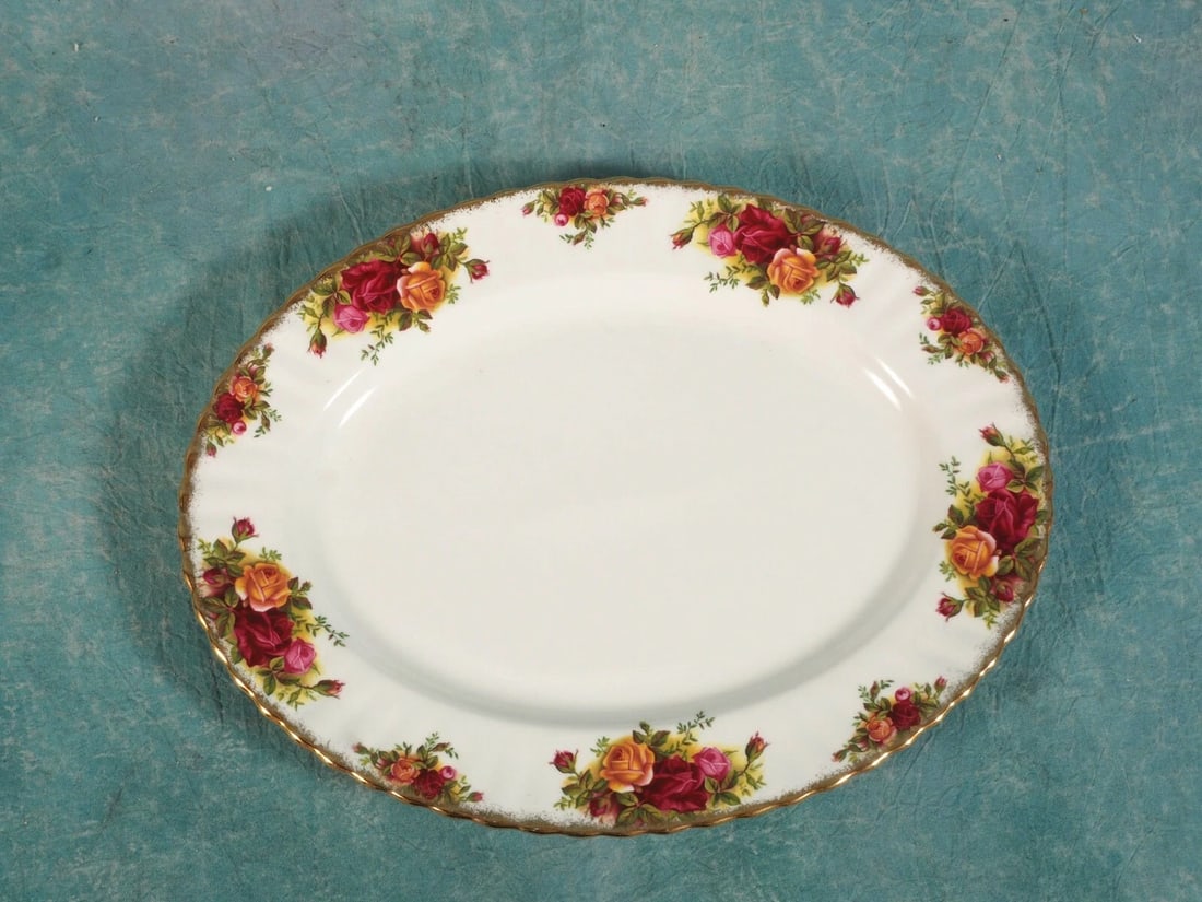 Royal Albert Old Country Roses England Vintage Meat Turkey Platter: This is a gorgeous Bone China Large Serving Platter, from the renowned Royal Albert Old Country Roses collection - Made in England. The rims of this pattern are surrounded in blooming sprays of colorf