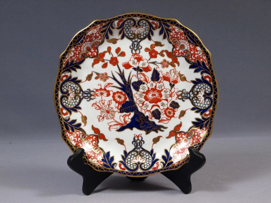 ROYAL CROWN DERBY KINGS IMARI Square Plate Tray England 383 ANTIQUE 1896: This is a beautiful antique Royal Crown Derby Imari Square Plate/Tray. The plate is in the famous Kings pattern, made in England. It is very rare and it is made in 1896. It is decorated in the Rich Im