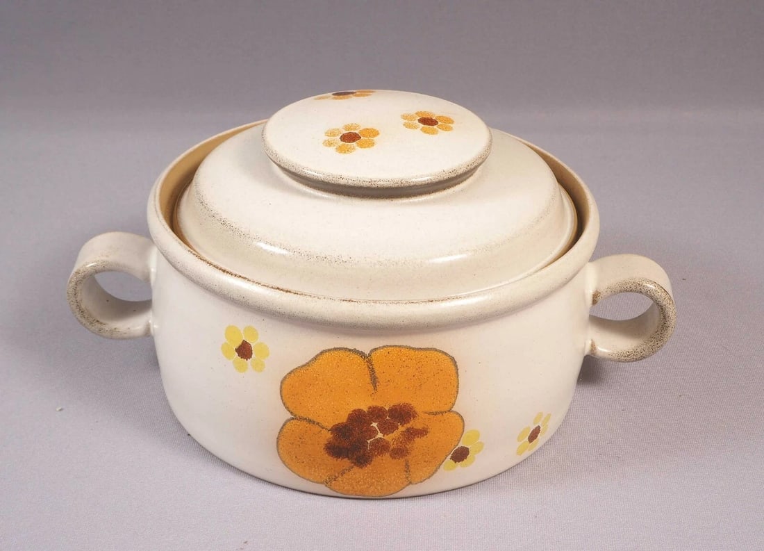 Vintage Denby Minstrel Stoneware Casserole Dish with Lid Baking England Yellow (1 of 4)