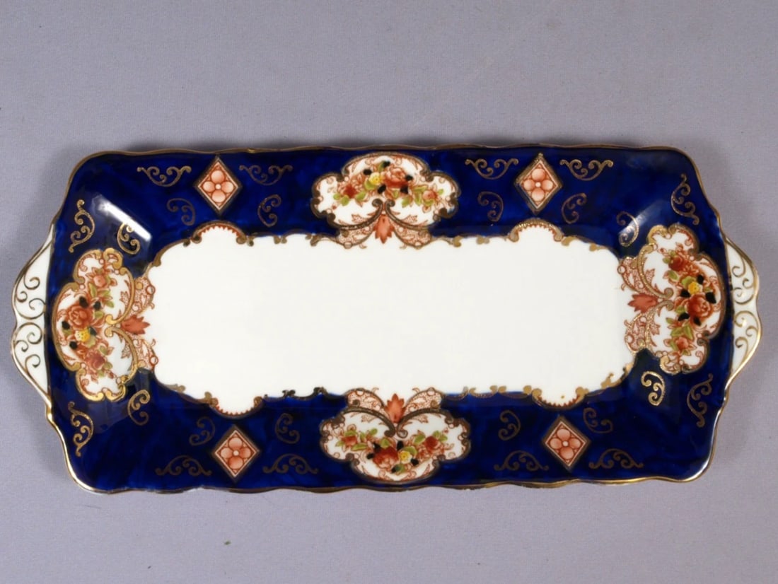 Royal Albert DERBY Heirloom IMARI Snack Sandwich Tray Platter COBALT England: This is a beautiful Dessert/Snack Serving Tray/Platter in a Derby Heirloom Pattern, made made by Royal Albert in England. The pattern is a lovely cobalt blue, rust and ivory Imari style pattern with a