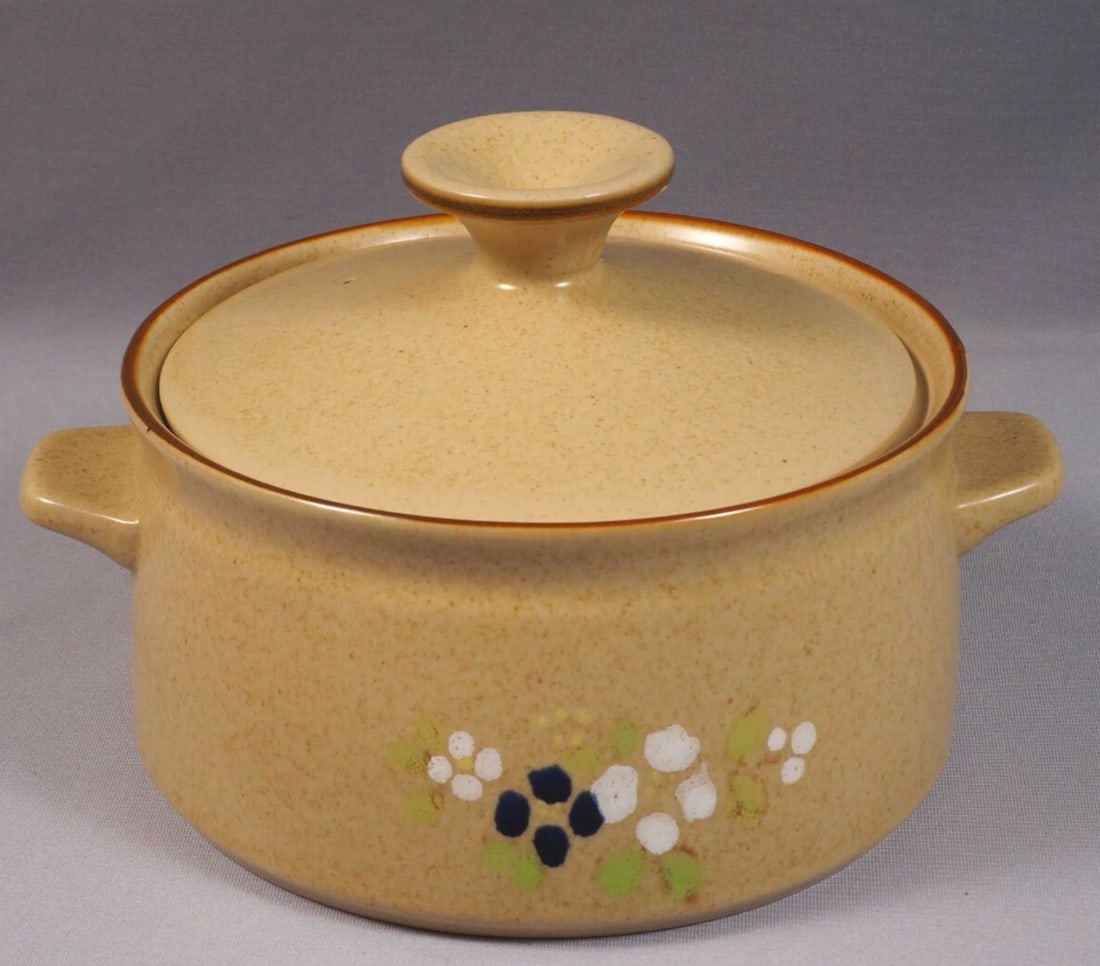 VINTAGE NORITAKE Rapture 8579 Stoneware Casserole Dish with Lid NEW NEVER USED (1 of 4)