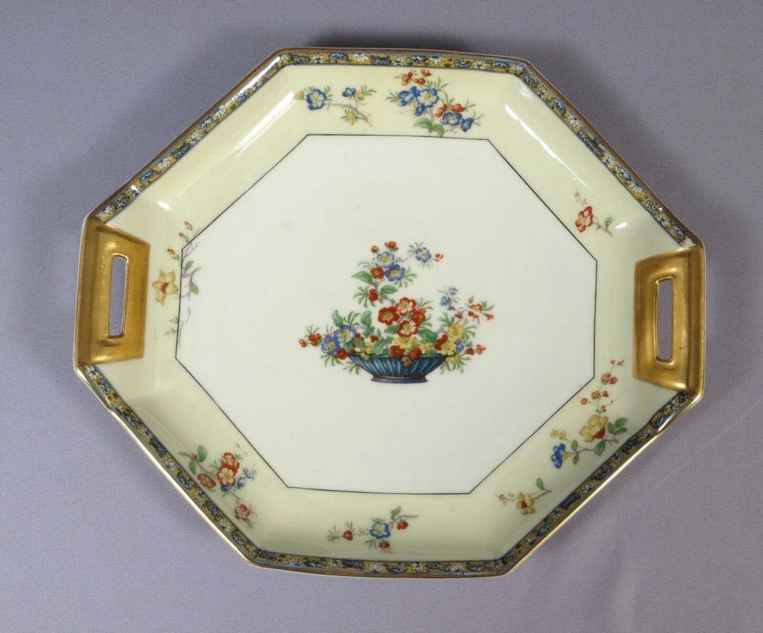 Limoges France 1921 Montreux HAVILAND LARGE Cake Tray Platter Dish Octagon 11": This is a rare and gorgeous Octagonal Serving Tray/Dish, made in Limoges, France by Theodore Haviland. The tray is in Montreux pattern, made around 1920's The tray is 11" by 9 1/2" at the rim. The bow