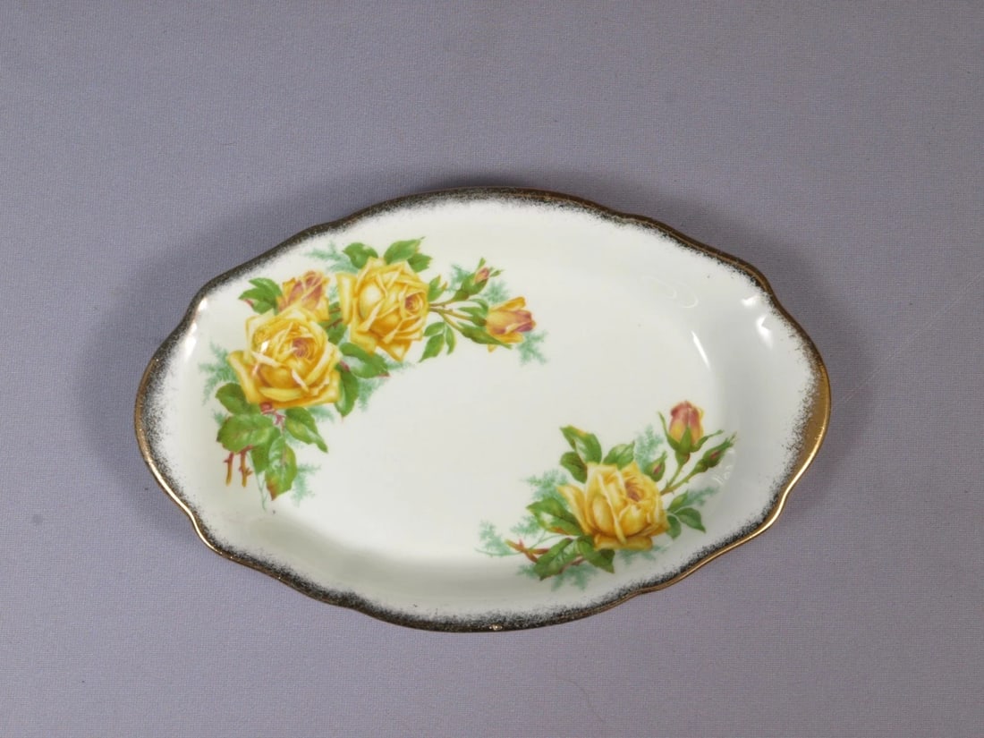 Royal Albert Yellow Tea Rose Oval Dessert Snack Tray Dish Platter England: This is a stunning Bone China small Oval Tray/Dish, from the famous Yellow Tea rose Collection. The tray is made by Royal Albert in England. It is properly marked with Royal Albert back stamp and patt