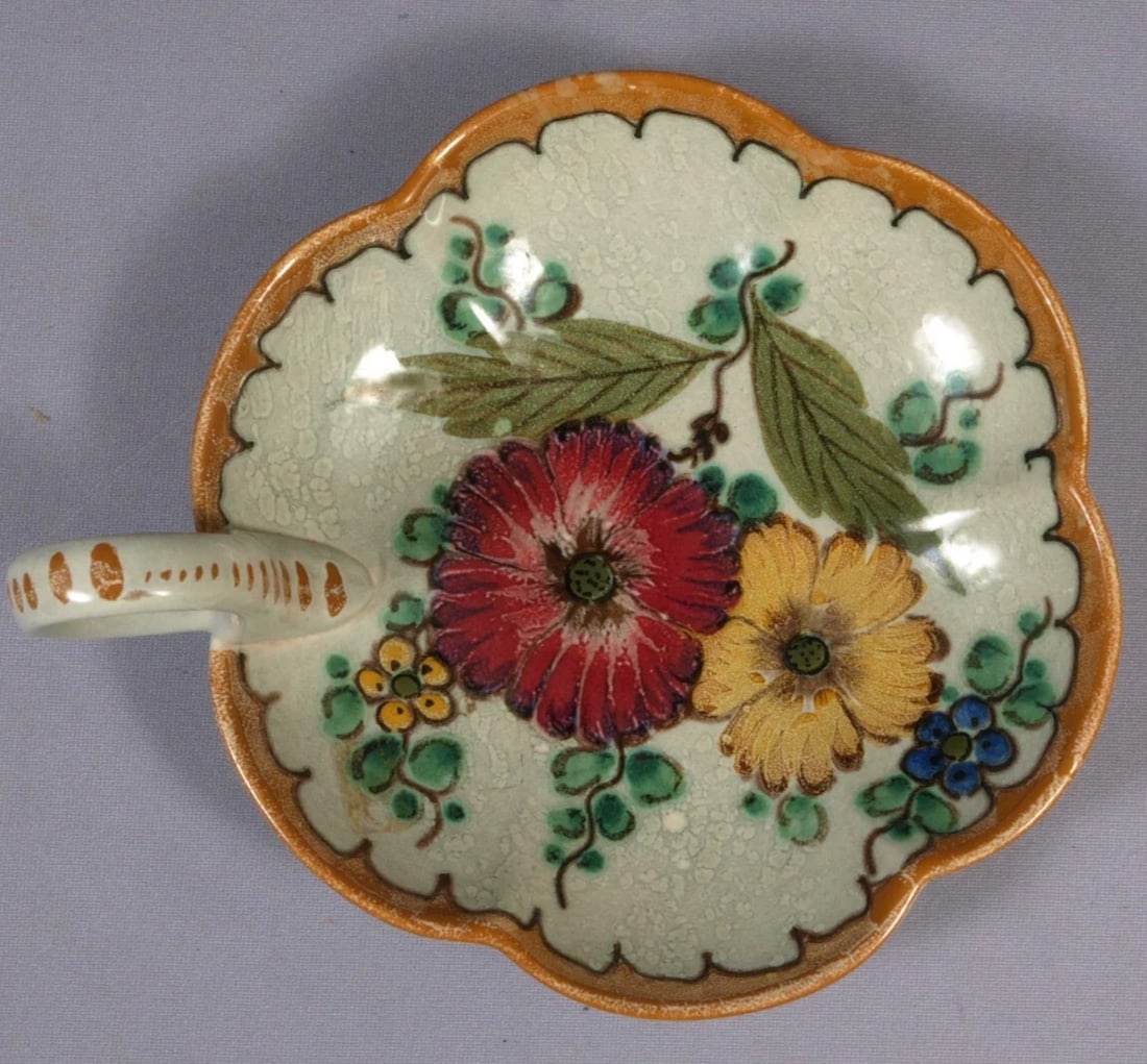 Royal Zuid-Holland Gouda Handled Scalloped Candy Dish Nappy Ares Antique (1 of 5)