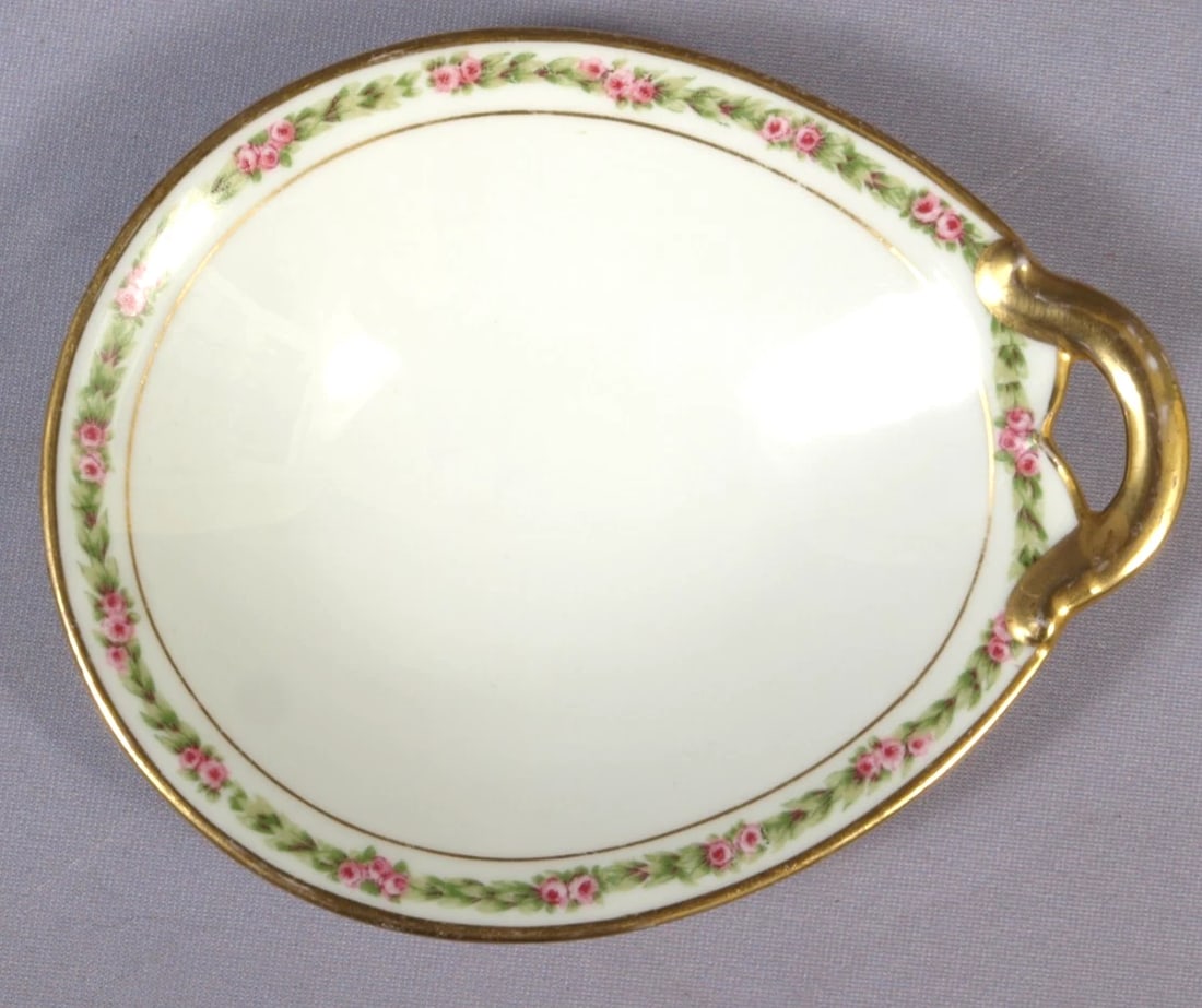 Limoges France CH Field Haviland GDA Small Bonbon Nuts Dish Tray CHF404 Rose: This is a gorgeous small Bonbon/Nut Serving Dish/Tray made in Limoges, France by GDA CH Field Haviland . The pattern features pink roses. The patterns possibly is Rose Garland. The tray is properly ma