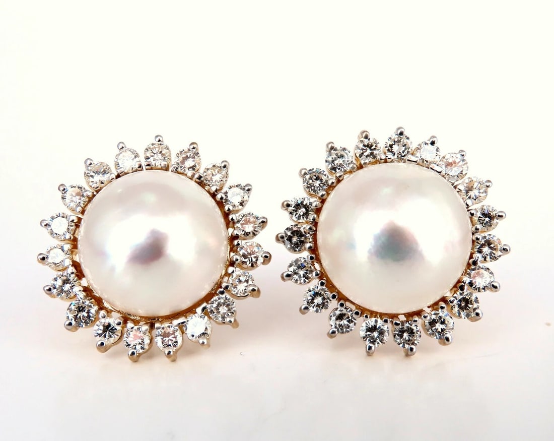 17.8mm Mabe Pearls 4ct Diamonds Clip Earrings 14kt Gold**: Title: 17.8mm Mabe Pearls 4ct Diamonds Clip Earrings 14kt Gold** Description: Executive Prime Excellence Mabe pearl clip earrings. 17.8 mm Pearl Excellent AAA luster and Sheen. 4.00-carat natural roun