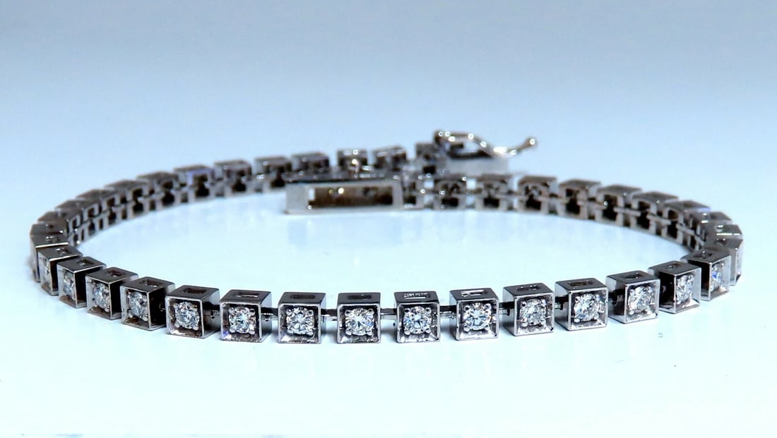 1.55ct Natural Diamonds Tennis Bracelet 14kt Gold Squared Box Bead Set**: Title: 1.55ct Natural Diamonds Tennis Bracelet 14kt Gold Squared Box Bead Set** Description: Classic Tennis / Squared Box Bead Set 1.55ct. Natural diamonds bracelet. Round, full cuts G color / Vs2 cla