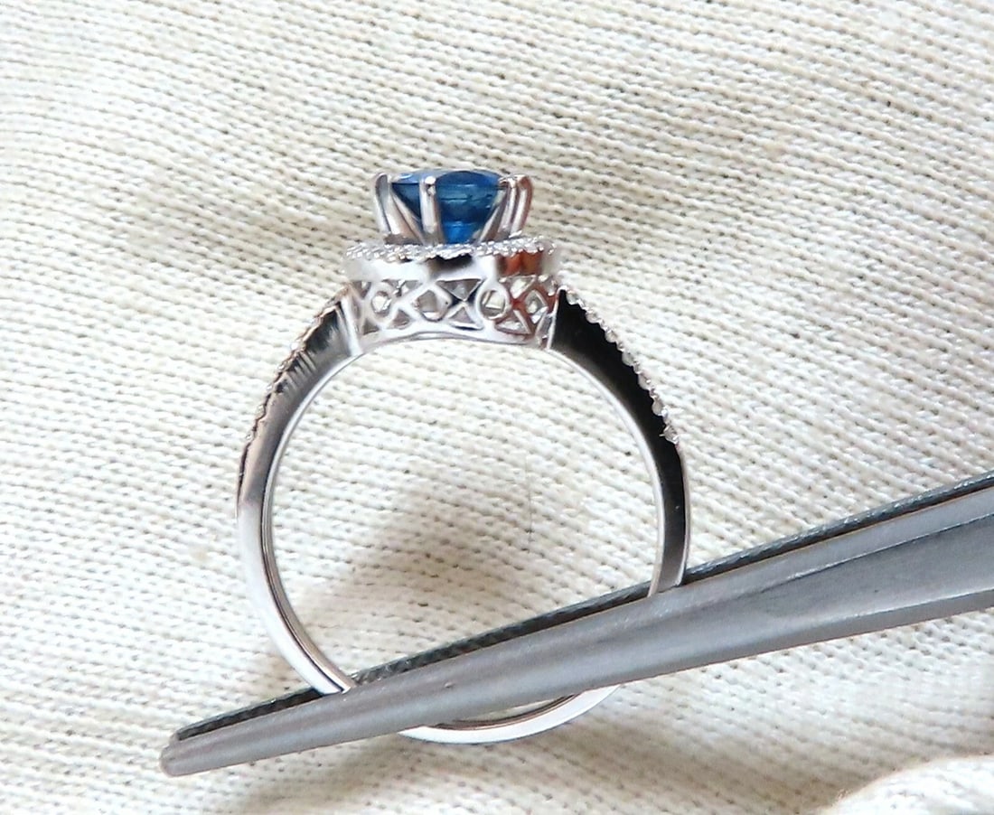 1.22ct Natural Blue Sapphire Halo Cluster Ring 14 Karat** - 5