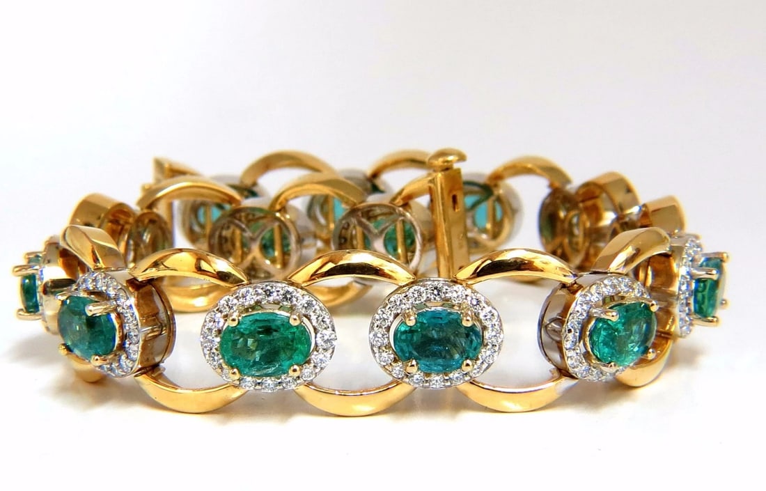 13.10ct Bright vivid green natural emerald diamonds cluster link bracelet 14kt**: Title: 13.10ct Bright vivid green natural emerald diamonds cluster link bracelet 14kt** Description: Emeralds & Diamonds Cluster link. 10.30ct. Natural emeralds bracelet. Oval, full cuts Clean