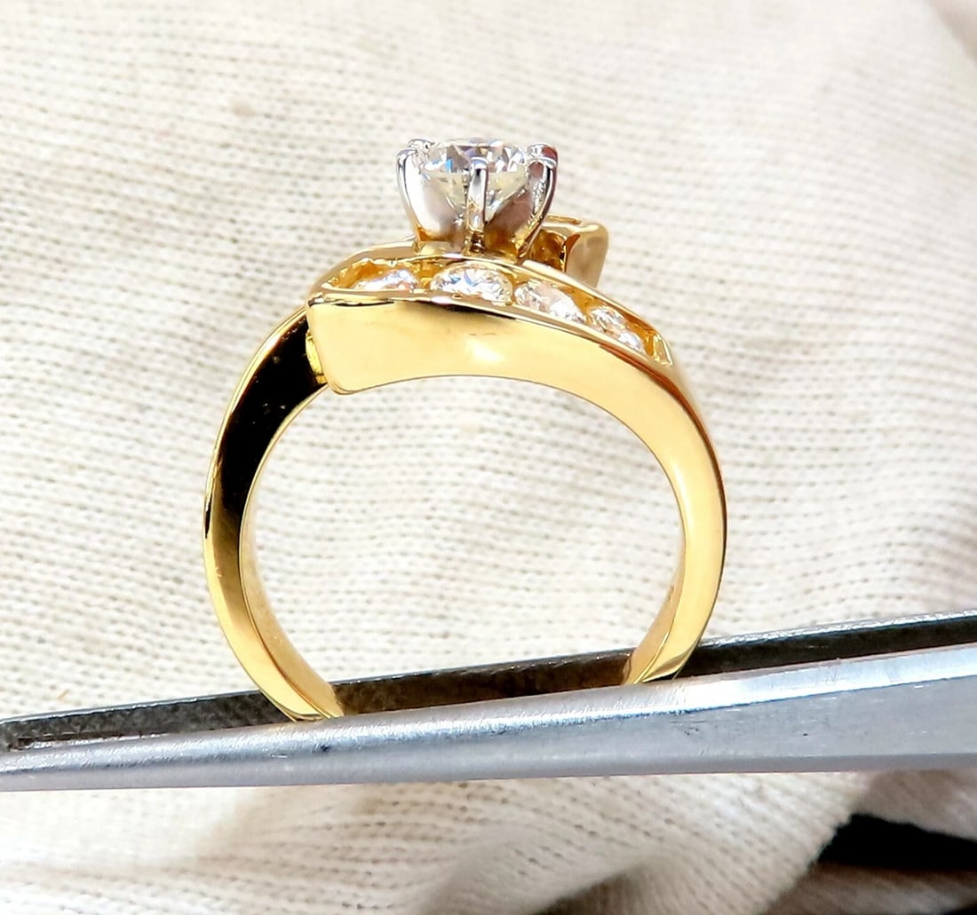 GIA Certified 1.40ct round cut diamond Crossover Engagement Ring 14 Karat** - 5