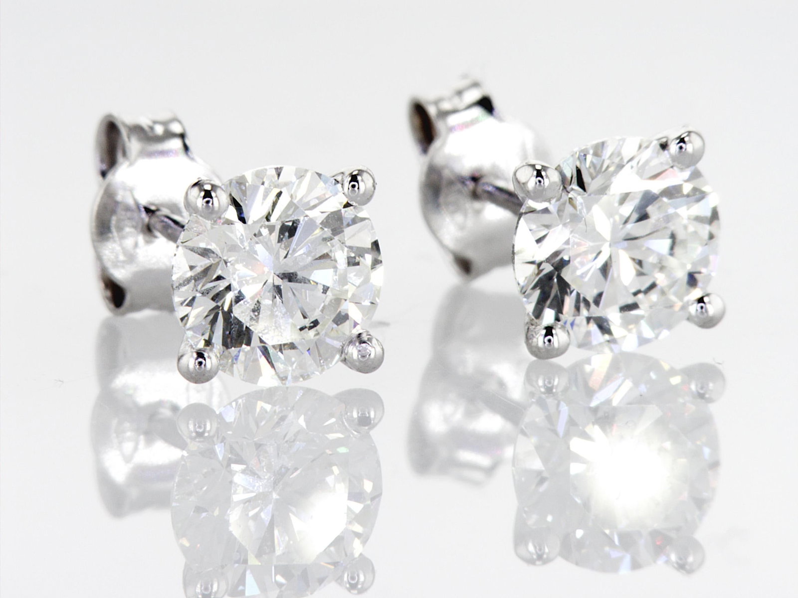 3.01cttw Natural Diamond & Natural Diamond Earrings 14K White Gold 1.41 gr - 3