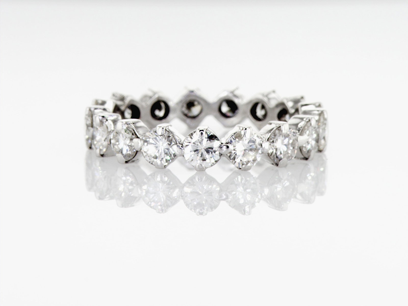 3.06cttw Natural Diamond Ring 14K White Gold 3.15 gr: Title:3.06cttw Natural Diamond Ring 14K White Gold 3.15 gr Description: Reserve: $3,400.00 Shipping: Domestic: Shipping rates are determined by destination International: Foreign shipping rates are de