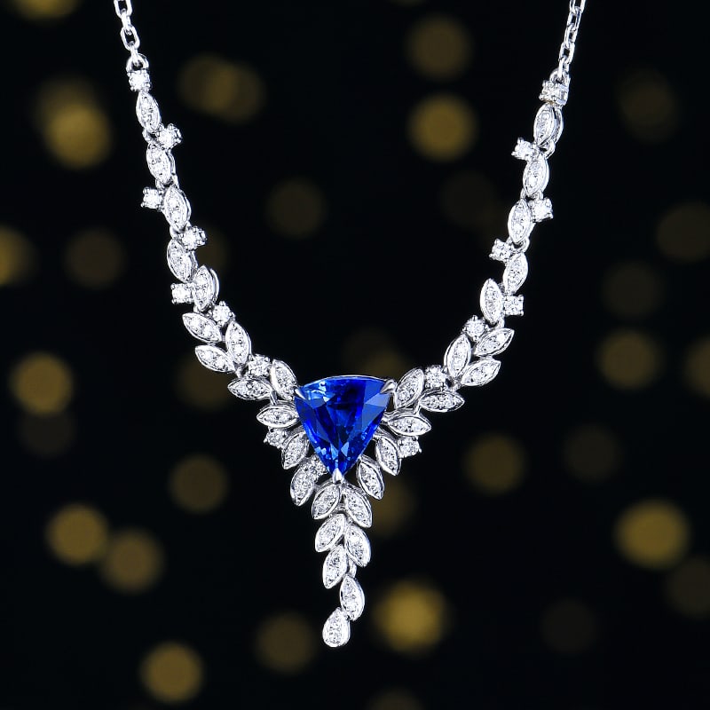 14K GOLD 1.68 CTW NATURAL SAPPHIRE & DIAMOND NECKLACE: Title:14K GOLD 1.68 CTW NATURAL SAPPHIRE & DIAMOND NECKLACE Description:Ref:230655063Gold Content:14K GoldMain Gemstone:SapphireShape:TriangleCarat Weight:1.65ct Color:Royal blueTreatment:NaturalCut G