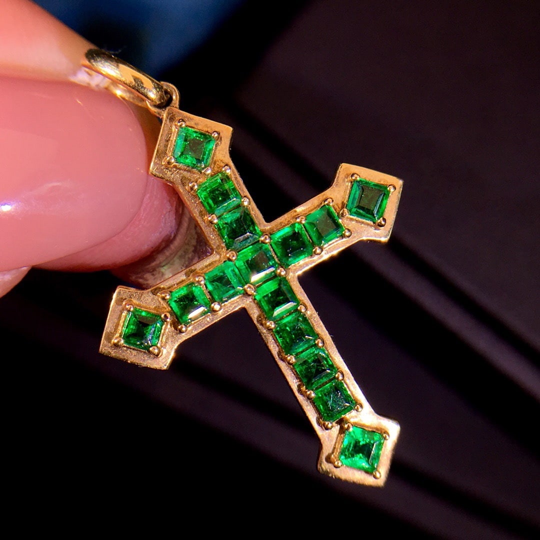 14K GOLD 1.8 CT VIVID GREEN NATURAL EMERALD PENDANT - 2