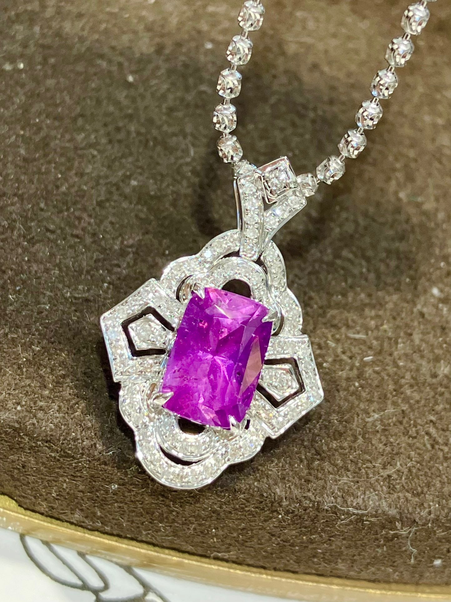 14K GOLD 2.40 CTW NATURAL SAPPHIRE & DIAMOND PENDANT: Title:14K GOLD 2.40 CTW NATURAL SAPPHIRE & DIAMOND PENDANT Description:Ref:230655127Gold Content:14K GoldMain Gemstone:SapphireNumber of stones:1Shape:CushionCarat Weight:2.15ct Color:PinkTreatment:Na