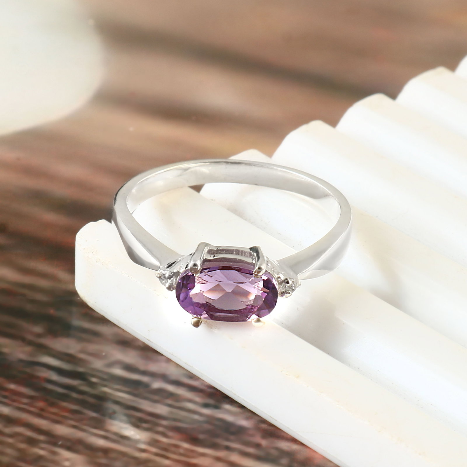 1.2 Carat Amethyst, Cubic Zirconia 925 Sterling Silver Filigree Ring: Title: 1.2 Carat Amethyst, Cubic Zirconia 925 Sterling Silver Filigree Ring Description: Ring Detail Design : Filigree Ring Stone Name : Amethyst, Cubic Zirconia Color : Purple & White Shape : Oval,