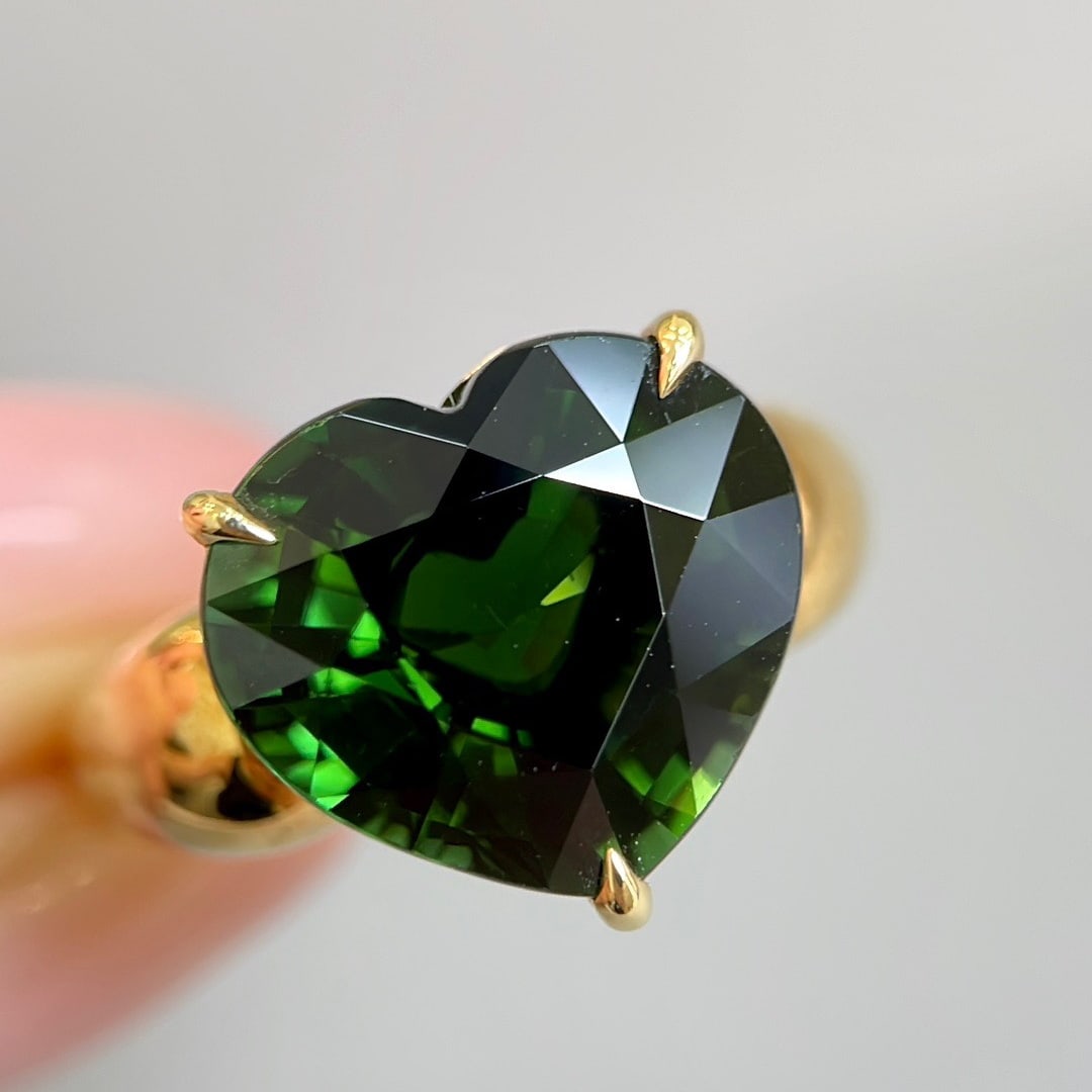 14K GOLD 8.5 CT NATURAL TOURMALINE RING: Title:14K GOLD 8.5 CT NATURAL TOURMALINE RING Description:Ref:230655221Gold Content:14K GoldRing Size:7.25USMain Gemstone:TourmalineNumber of stones:1Shape:HeartCarat Weight:8.5ct
