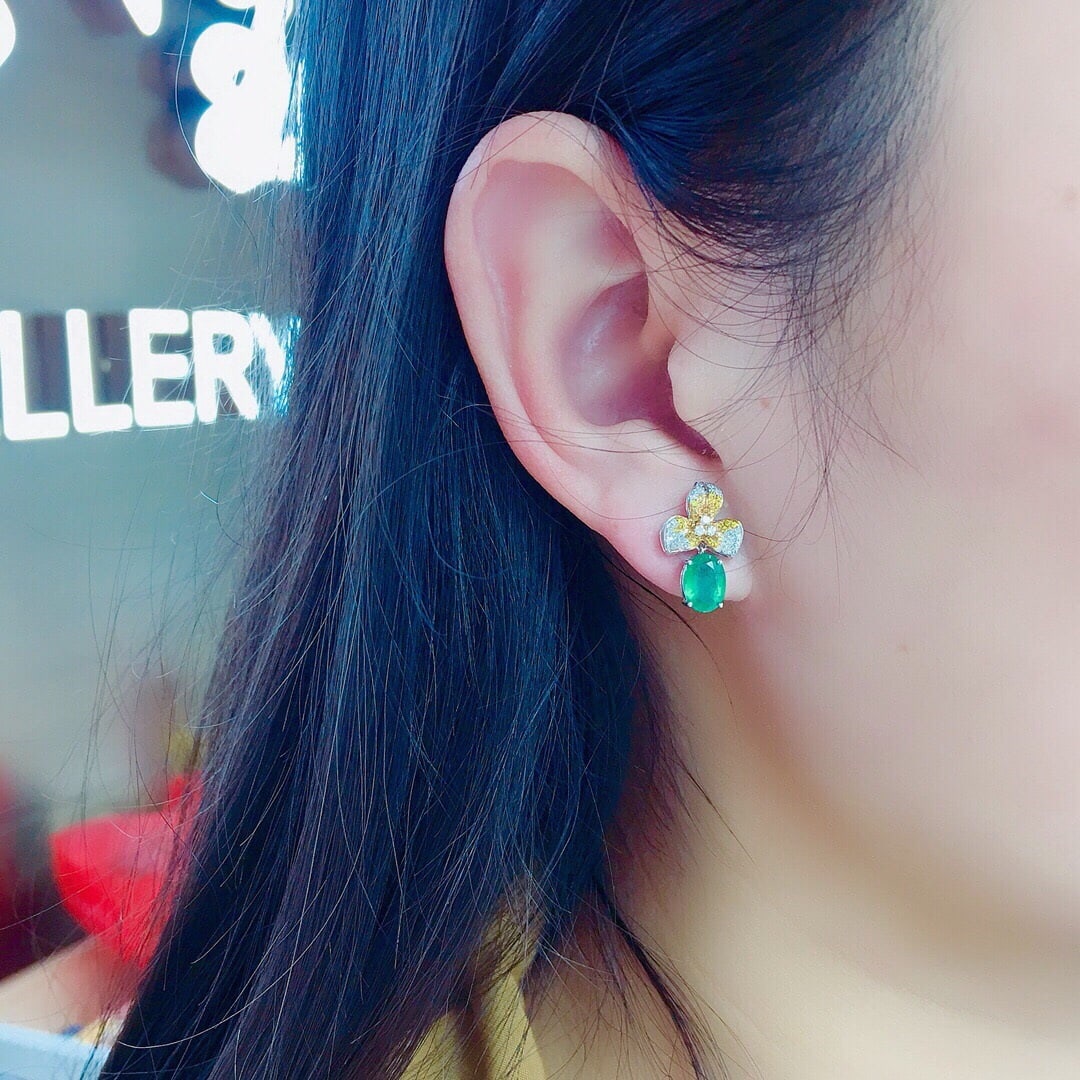 14K GOLD 1.91 CT VIVID GREEN NATURAL EMERALD & DIAMOND EARRINGS - 6