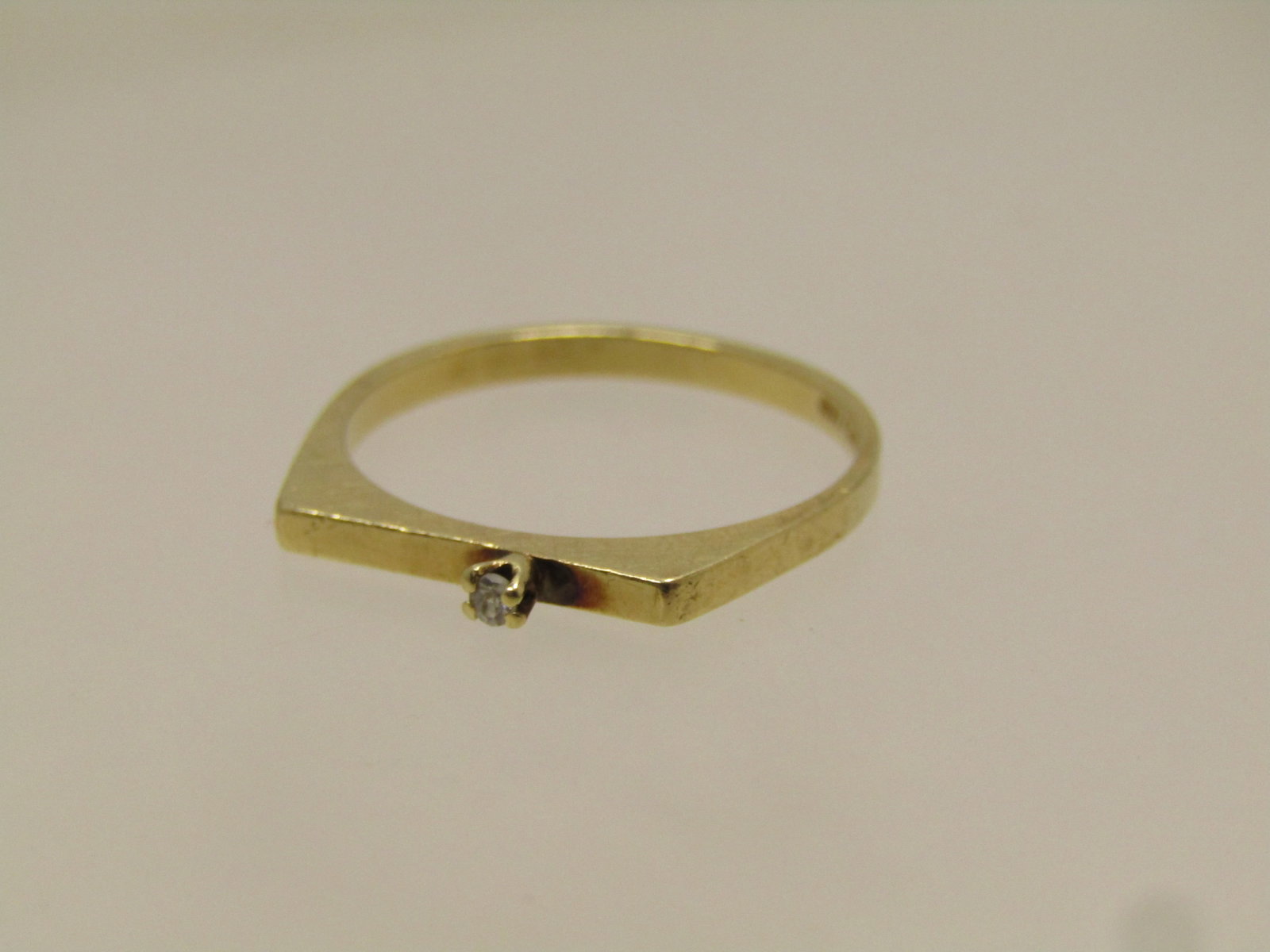 Vintage 14kt Gold Diamond Ring, Sz. 5, Flat Top, Signed JAD, 1980's: Title:Vintage 14kt Gold Diamond Ring, Sz. 5, Flat Top, Signed JAD, 1980's Description:Vintage 14kt Gold Diamond Ring, Sz. 5, Flat Top, Signed JAD, 1980's. This is makred 14kt and tests as 14kt with