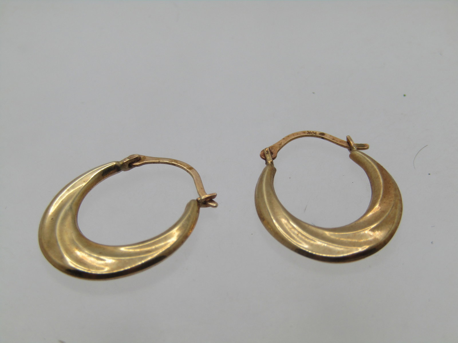 Vintage 10kt Gold Hoop Pierced Earrings, 1970's-1980's - 2