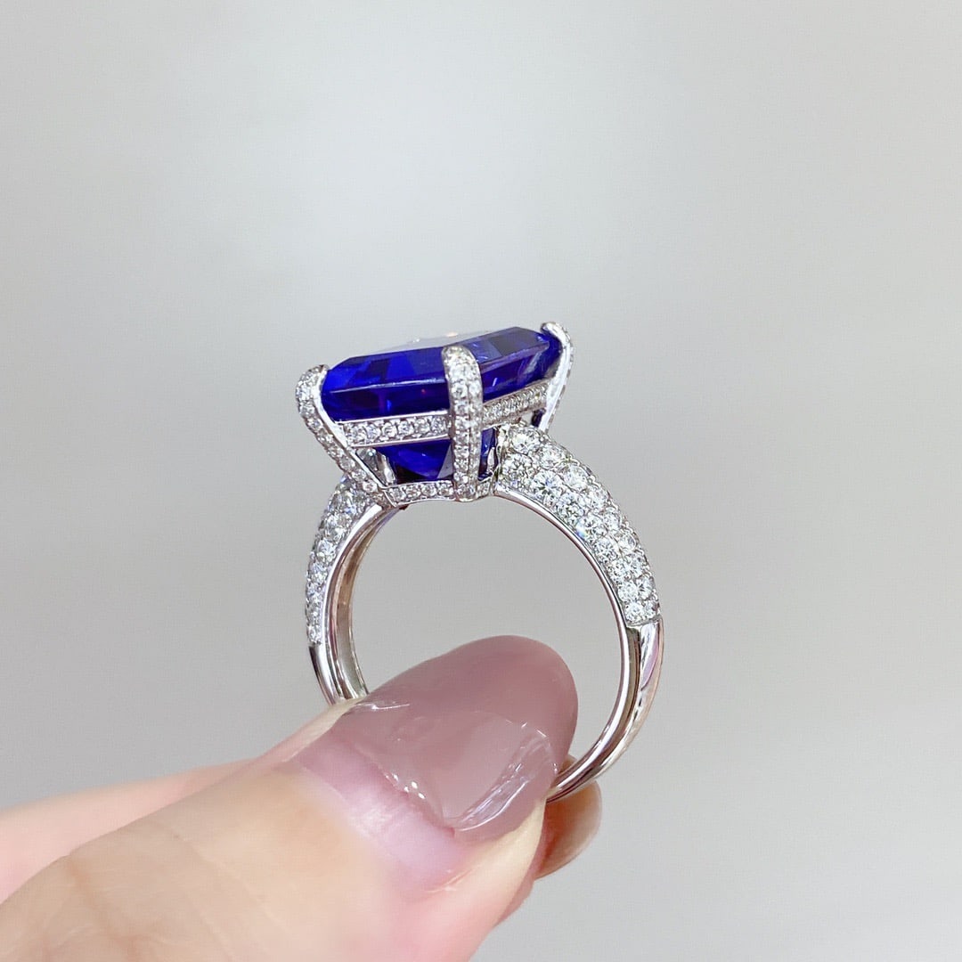 14K GOLD 9.47 CTW VIVID BLUE NATURAL TANZANITE & DIAMOND RING - 5