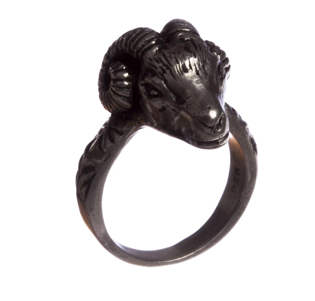Sterling Silver Ram Head Ring with Antique Finish Alberto Juan - 2