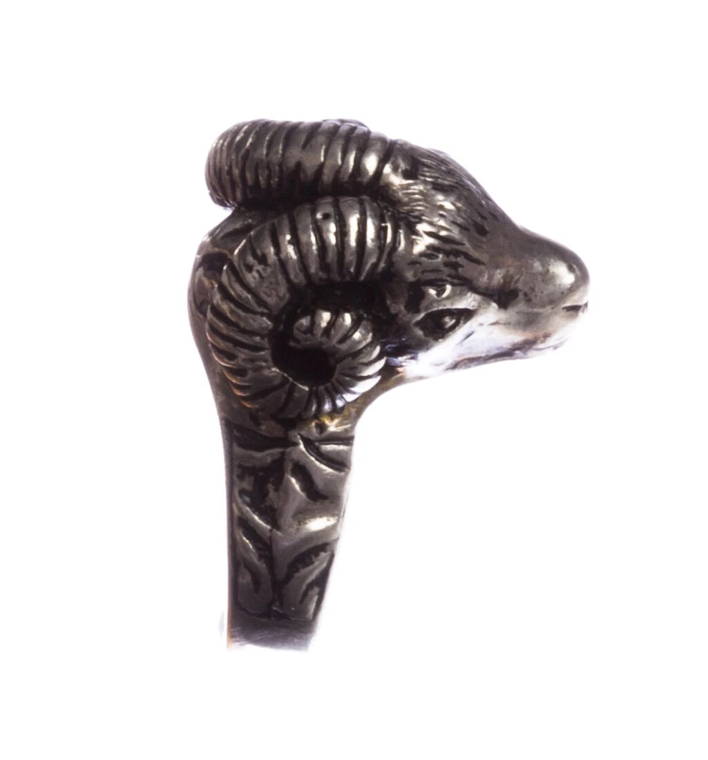 Sterling Silver Ram Head Ring with Antique Finish Alberto Juan - 5